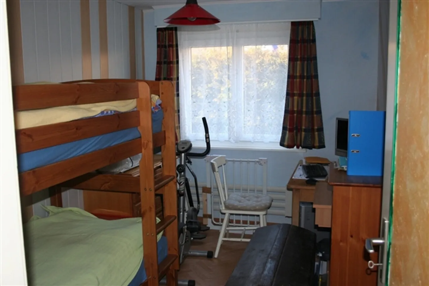 Large house with 2 apartments of 3.5 rooms each on 672 m² - Photo 19 of 20