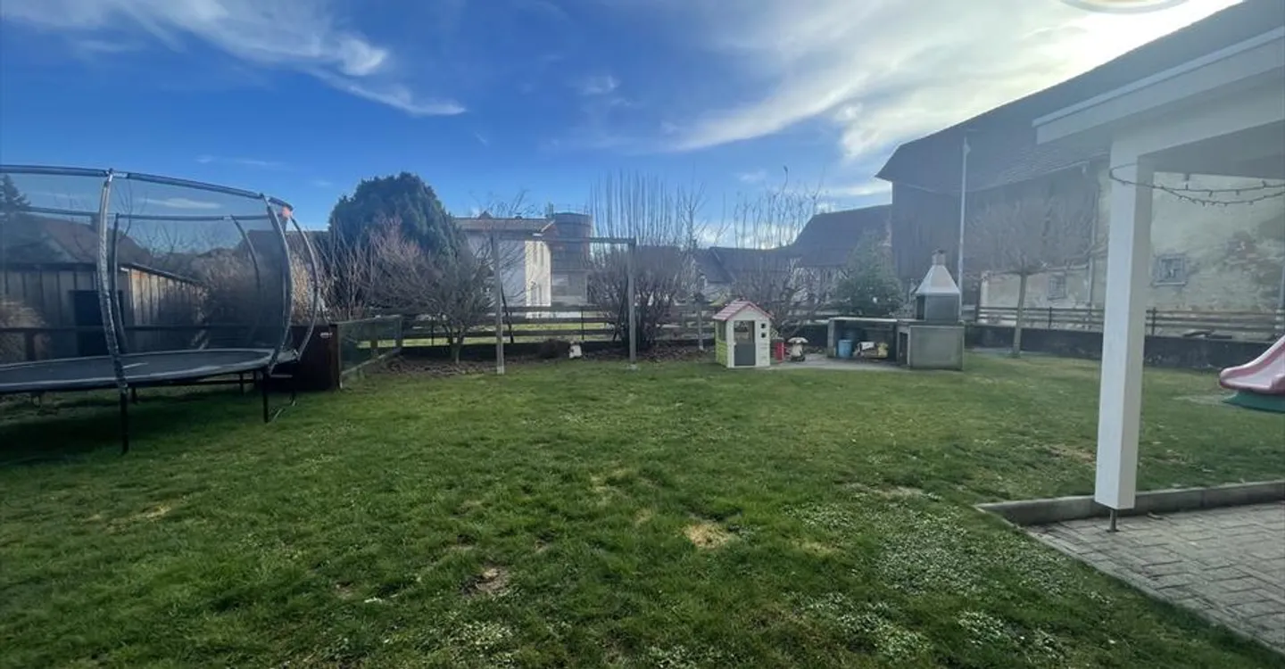 Incantevole Casa Familiare a Lugnez - Foto 3 di 10