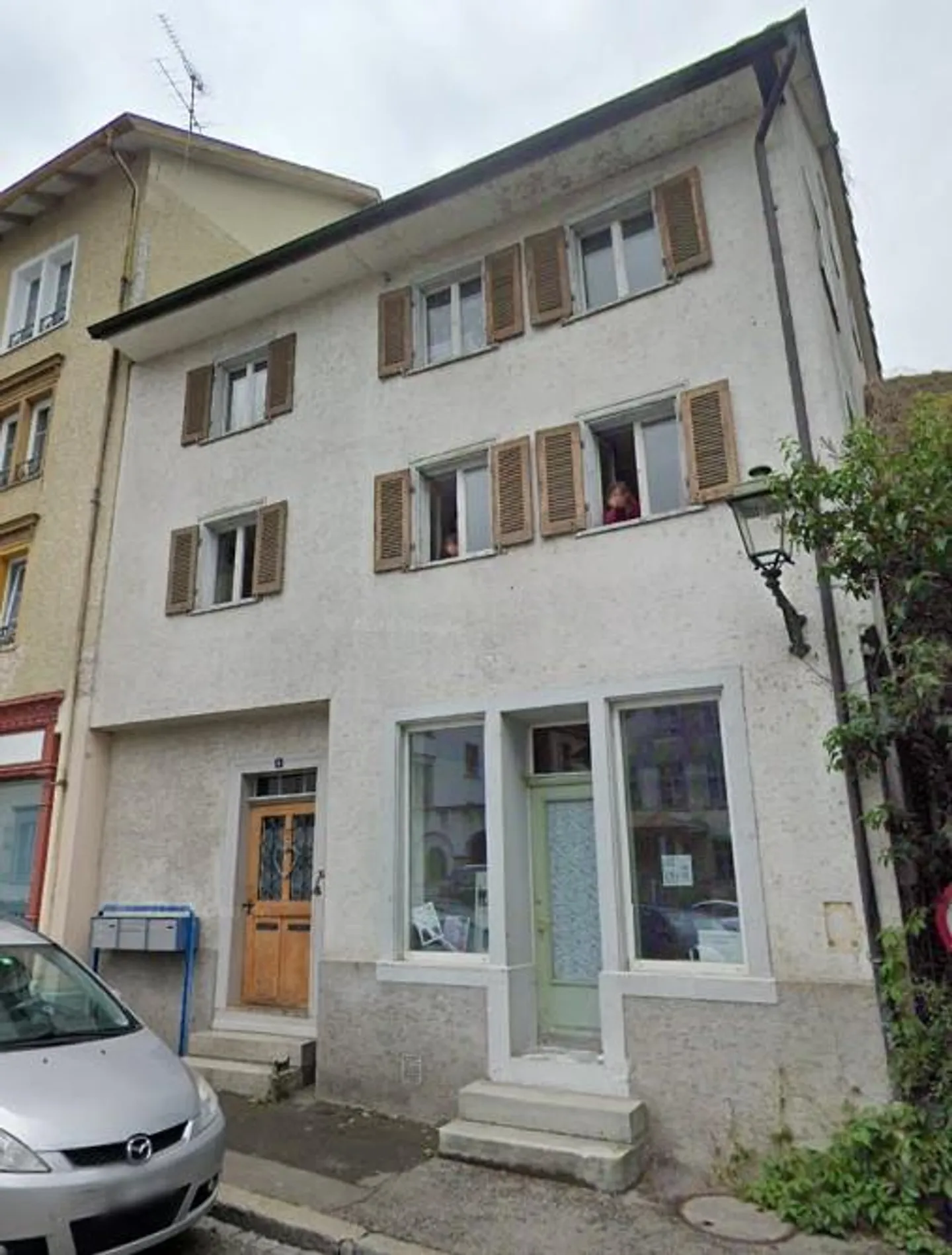 Casa multigenerazionale con giardino in ottima posizione ad Arbon - Foto 8 di 10