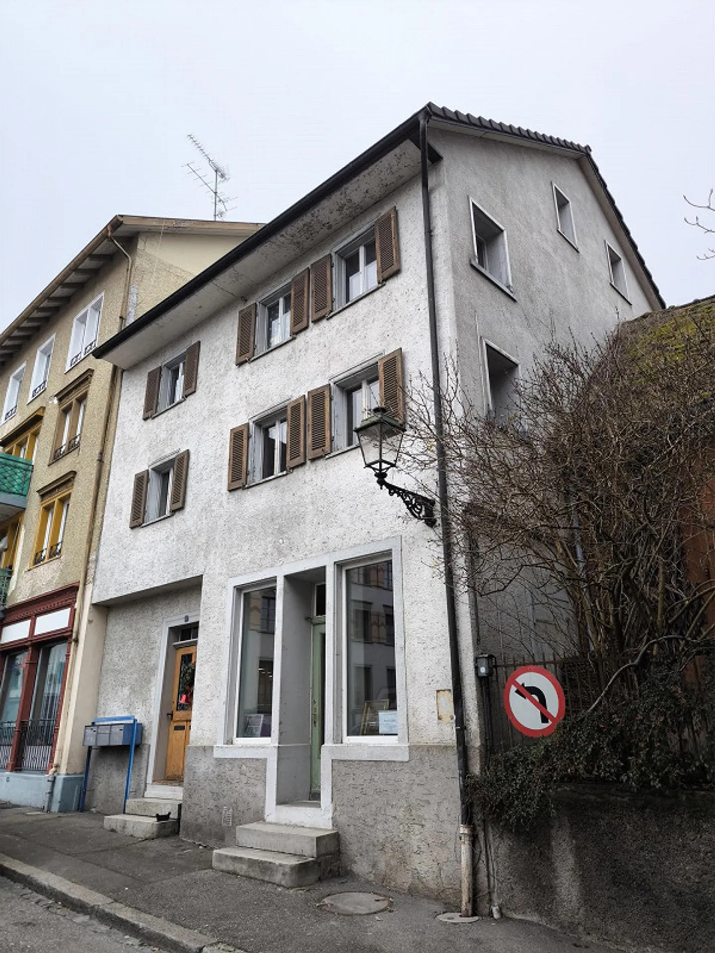 Casa multigenerazionale con giardino in ottima posizione ad Arbon - Foto 9 di 10
