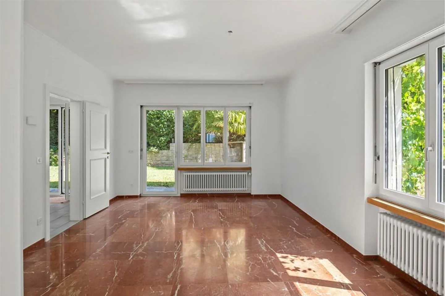 Spacious Detached Family House in Quiet Location of Zollikon - Photo 7 of 13