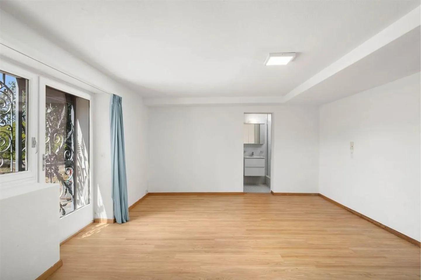 Spacious Detached Family House in Quiet Location of Zollikon - Photo 13 of 13