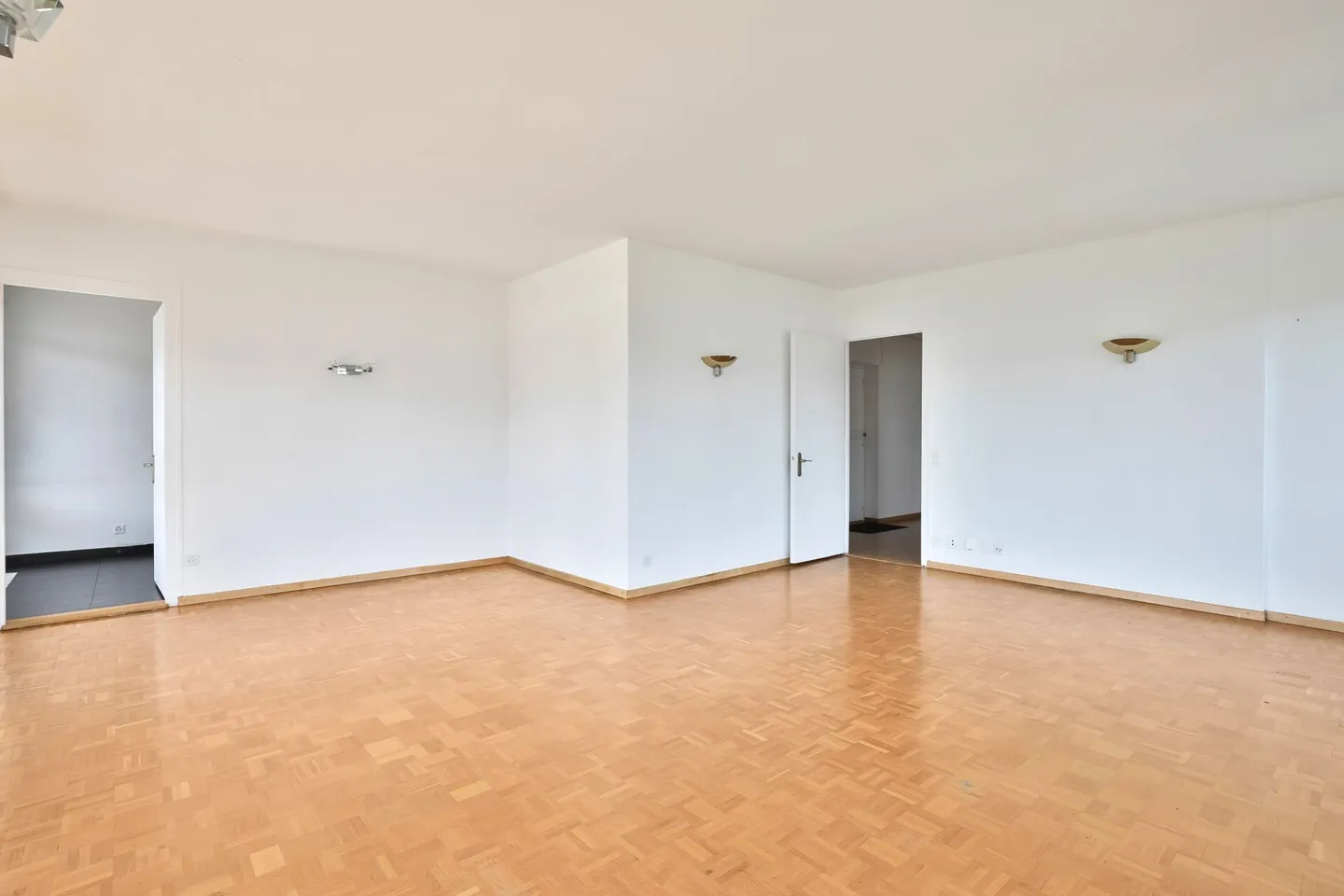 Exceptional corner apartment with panoramic views of the lake and Mont-Blanc - Photo 7 of 14