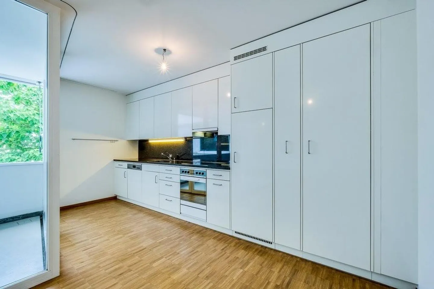 Lichtdurchflutete Wohnung in gepflegter Wohnsiedlung - Foto 2 von 6