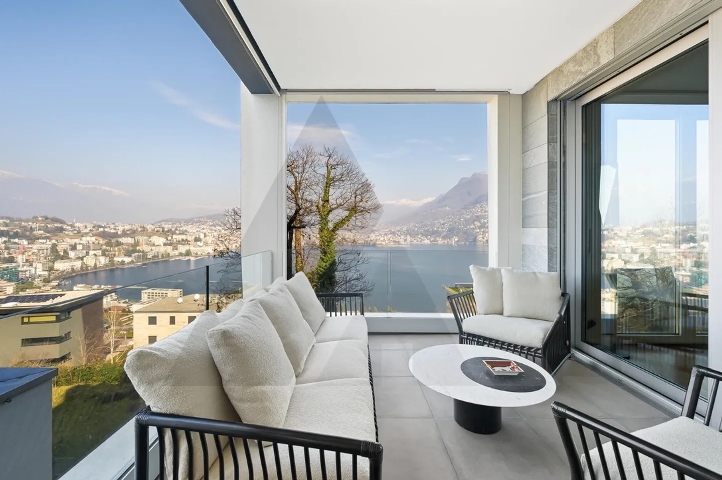 APPARTEMENT MEUBLÉ MODERNE AVEC SERVICES HÔTELIERS 5 ÉTOILES - Photo 1 sur 13