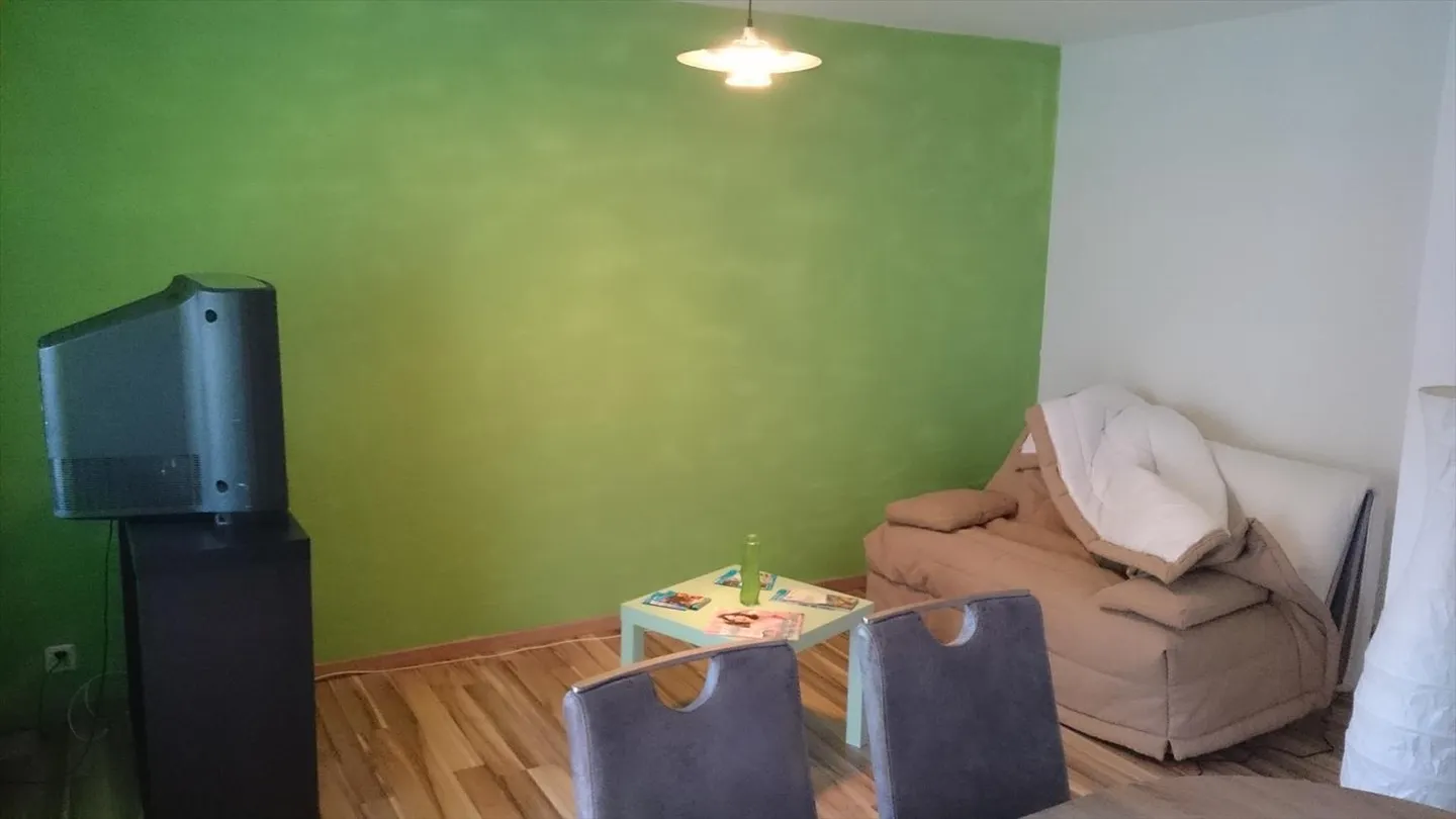 «Appartementhaus 2.5-02, helle 2.5-Zimmer Attikawohnung mit 2 Balkonen und wunderschöner Blick» - Foto 2 von 10