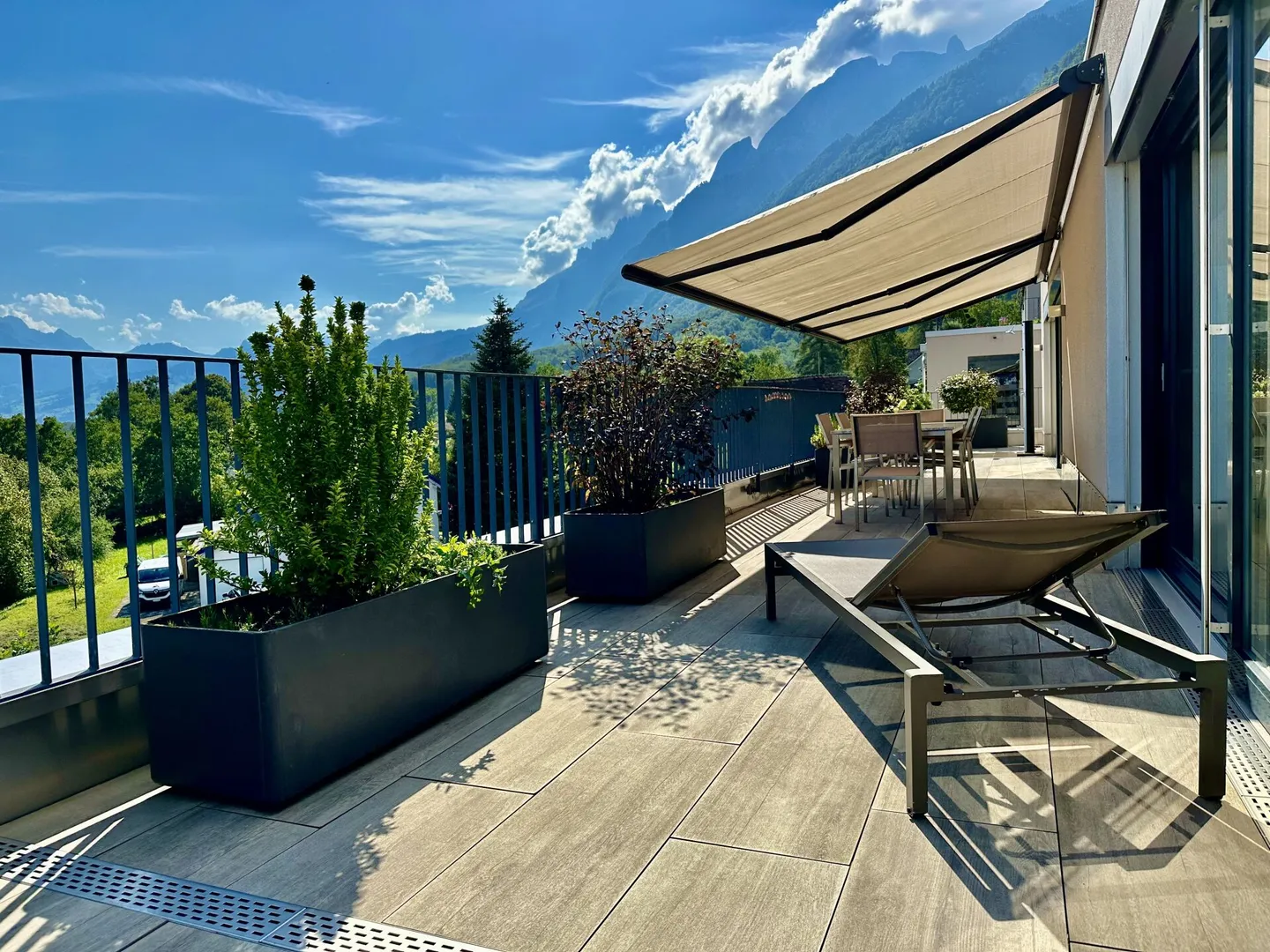 Stilvolle 5.5-Zimmer-Attikawohnung mit Weitsicht in bester Lage in der Steueroase - Foto 14 von 23