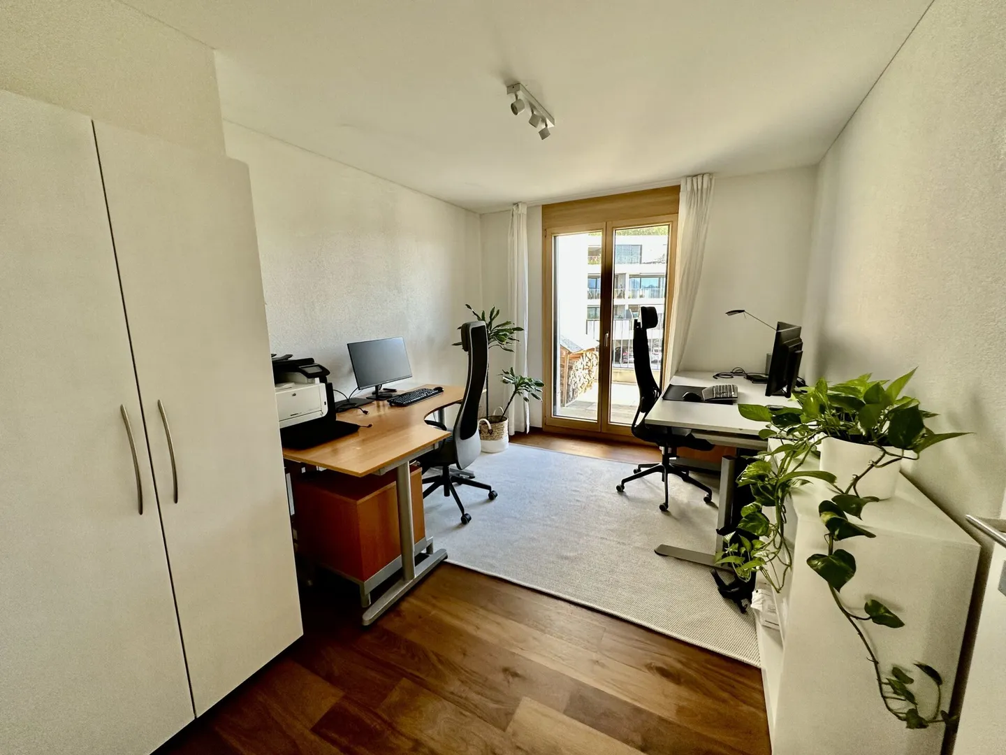 Stilvolle 5.5-Zimmer-Attikawohnung mit Weitsicht in bester Lage in der Steueroase - Foto 12 von 23