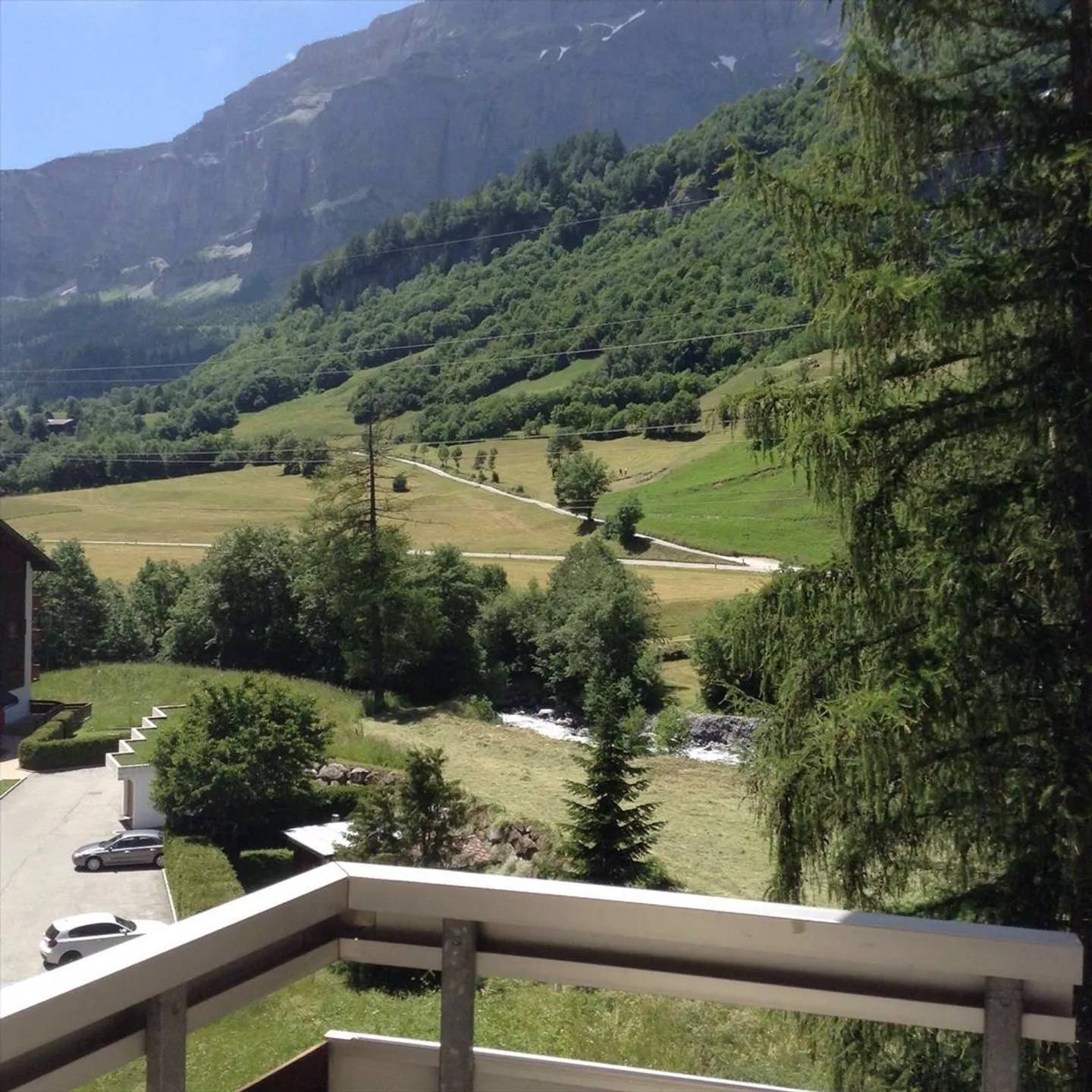 «Appartementhaus 2.5-02, helle 2.5-Zimmer Attikawohnung mit 2 Balkonen und wunderschöner Blick» - Foto 10 von 10