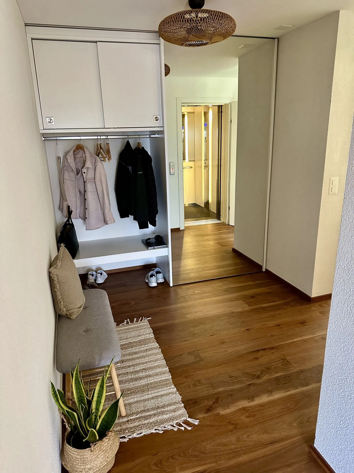 Stilvolle 5.5-Zimmer-Attikawohnung mit Weitsicht in bester Lage in der Steueroase - Foto 19 von 23