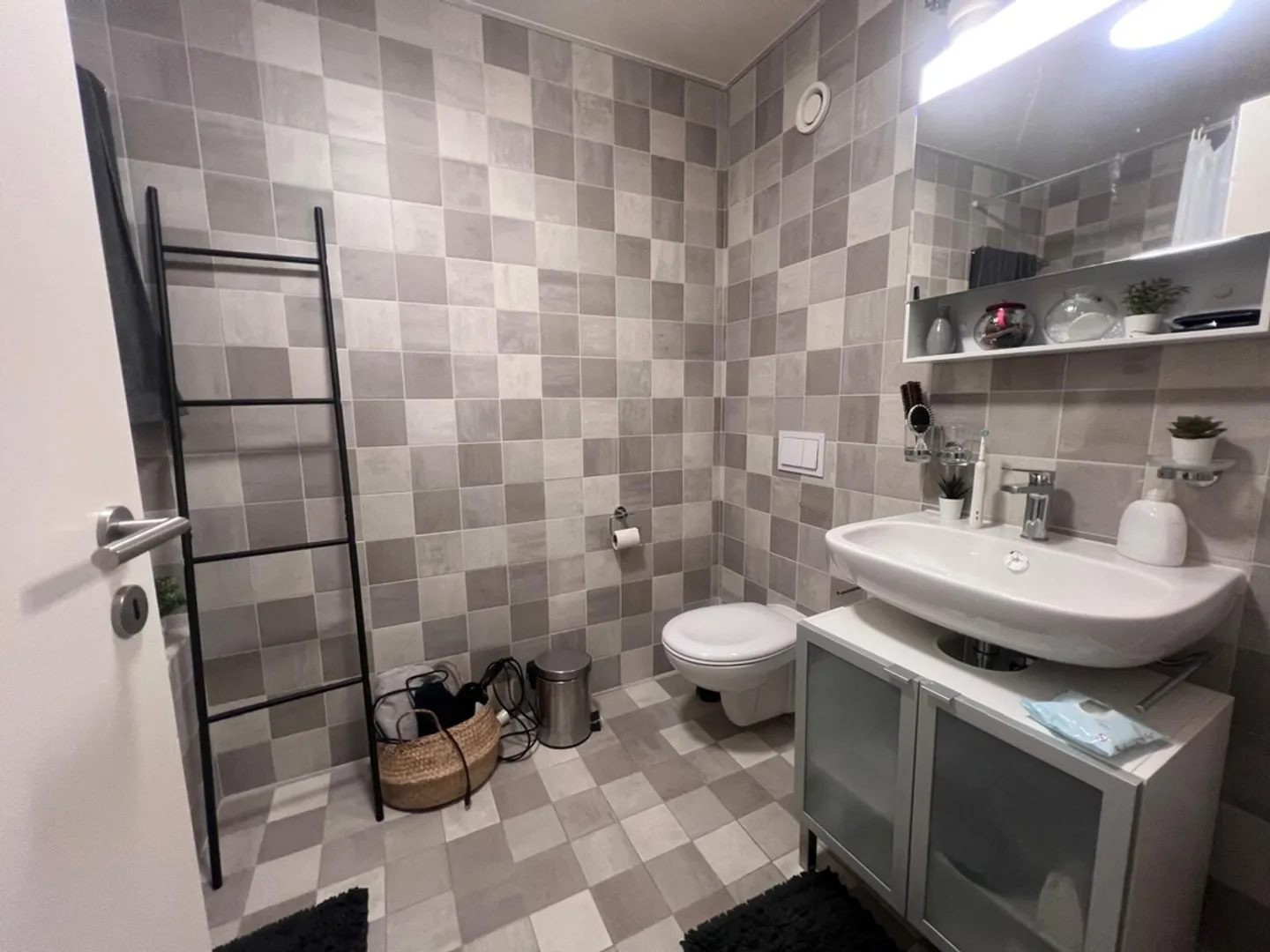 «Zu mieten sind 3,5 Zimmer im ersten Stock zu vermieten» - Foto 5 von 6