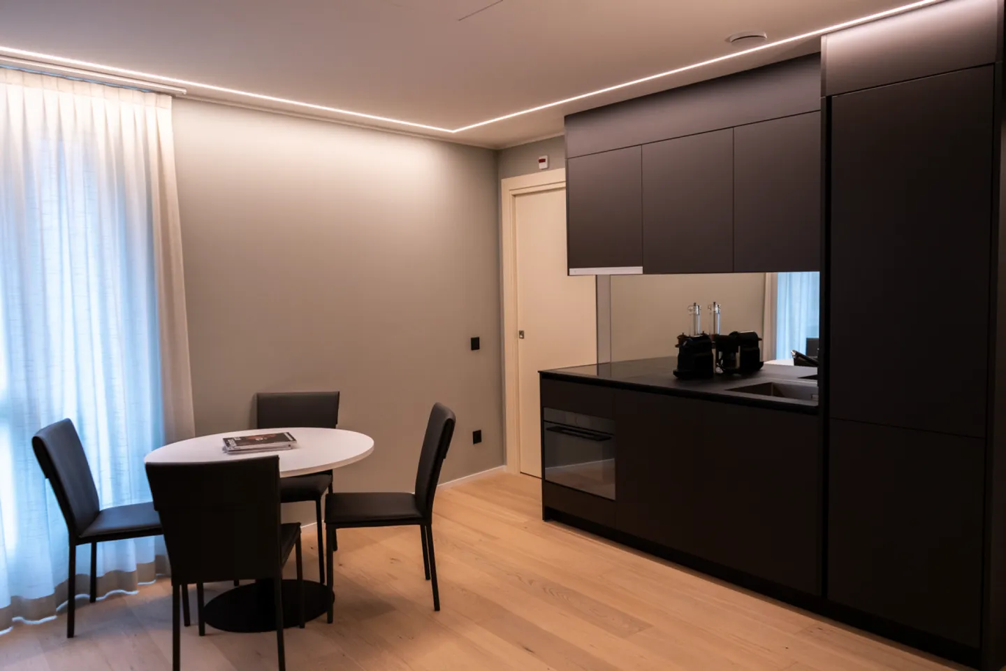 Middle Corner Suite - Foto 1 di 17