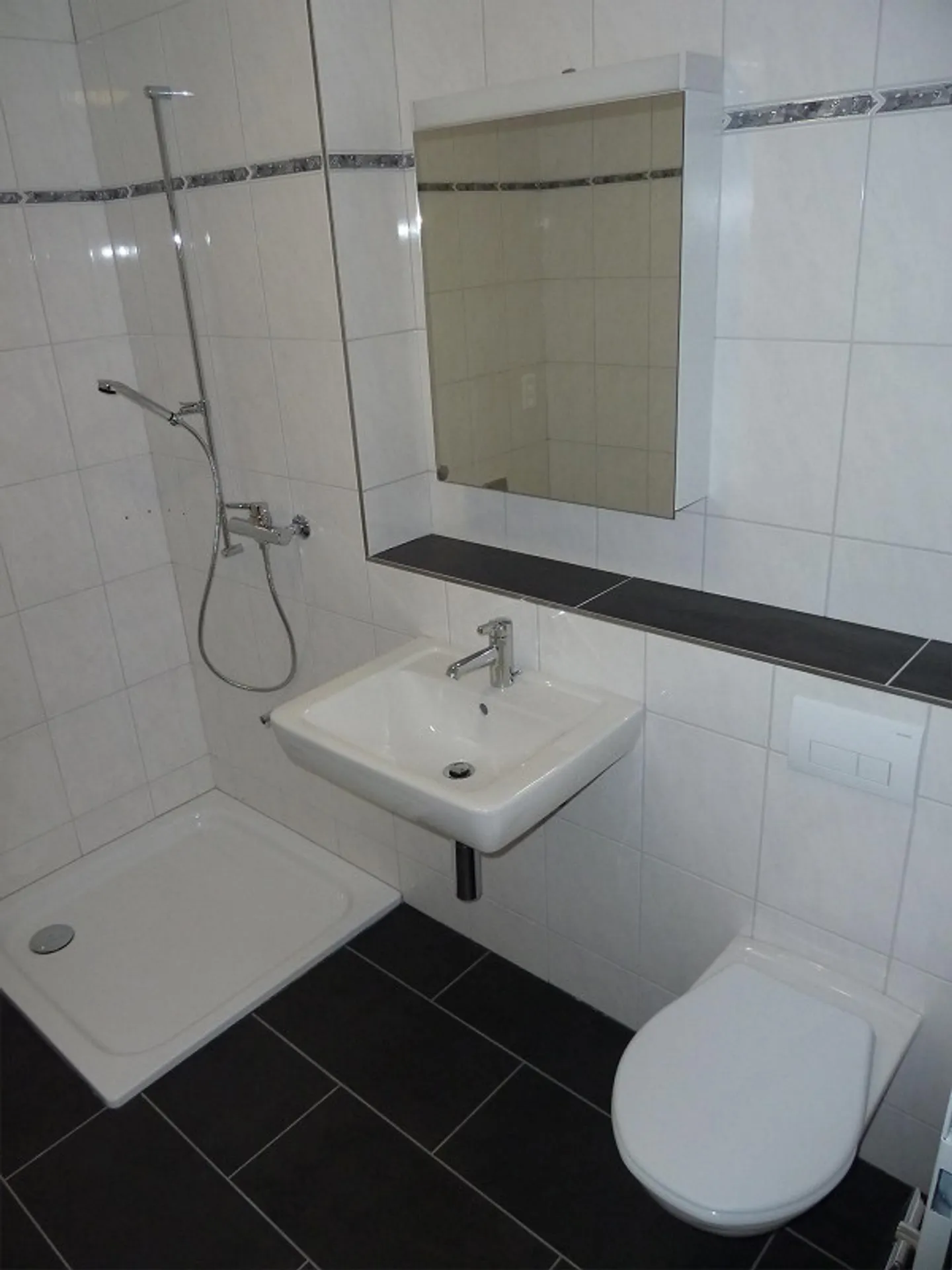 Elevated 4.5-room apartment on the ground floor - Photo 9 of 12