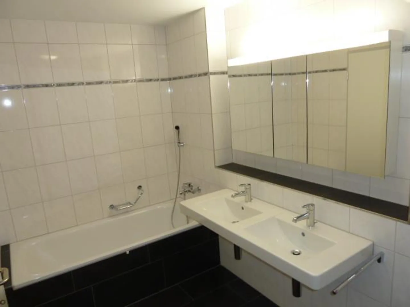 Elevated 4.5-room apartment on the ground floor - Photo 10 of 12