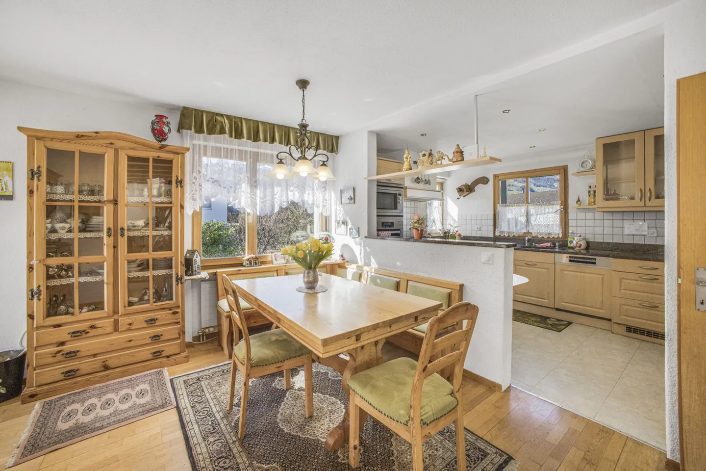 Grosszügiges Einfamilienhaus mit Garten - Foto 7 von 33