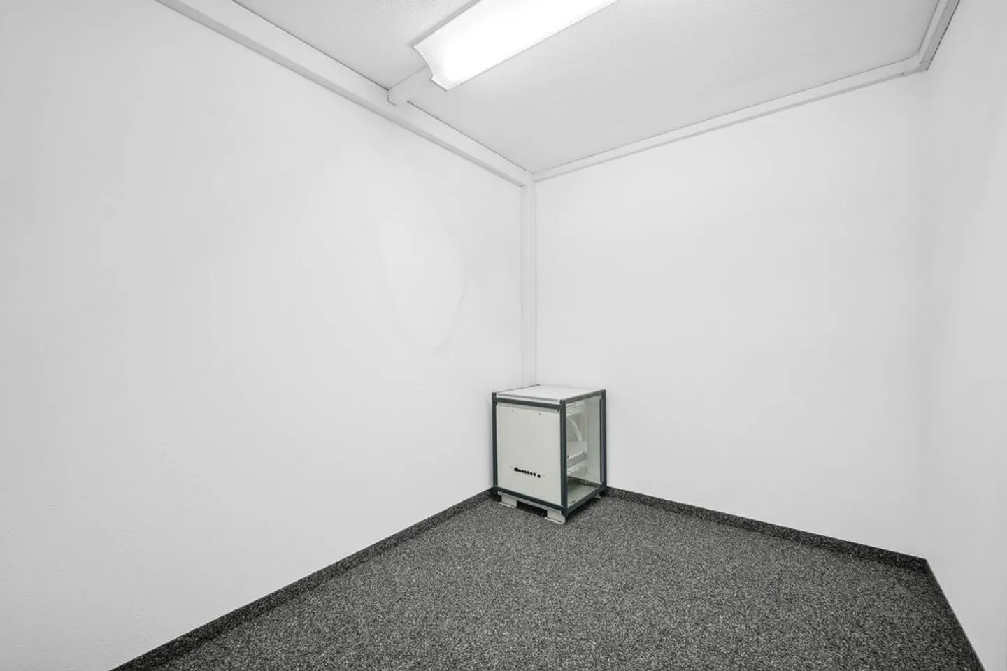 Beautiful office spaces in Birsfelden! - Photo 6 of 7