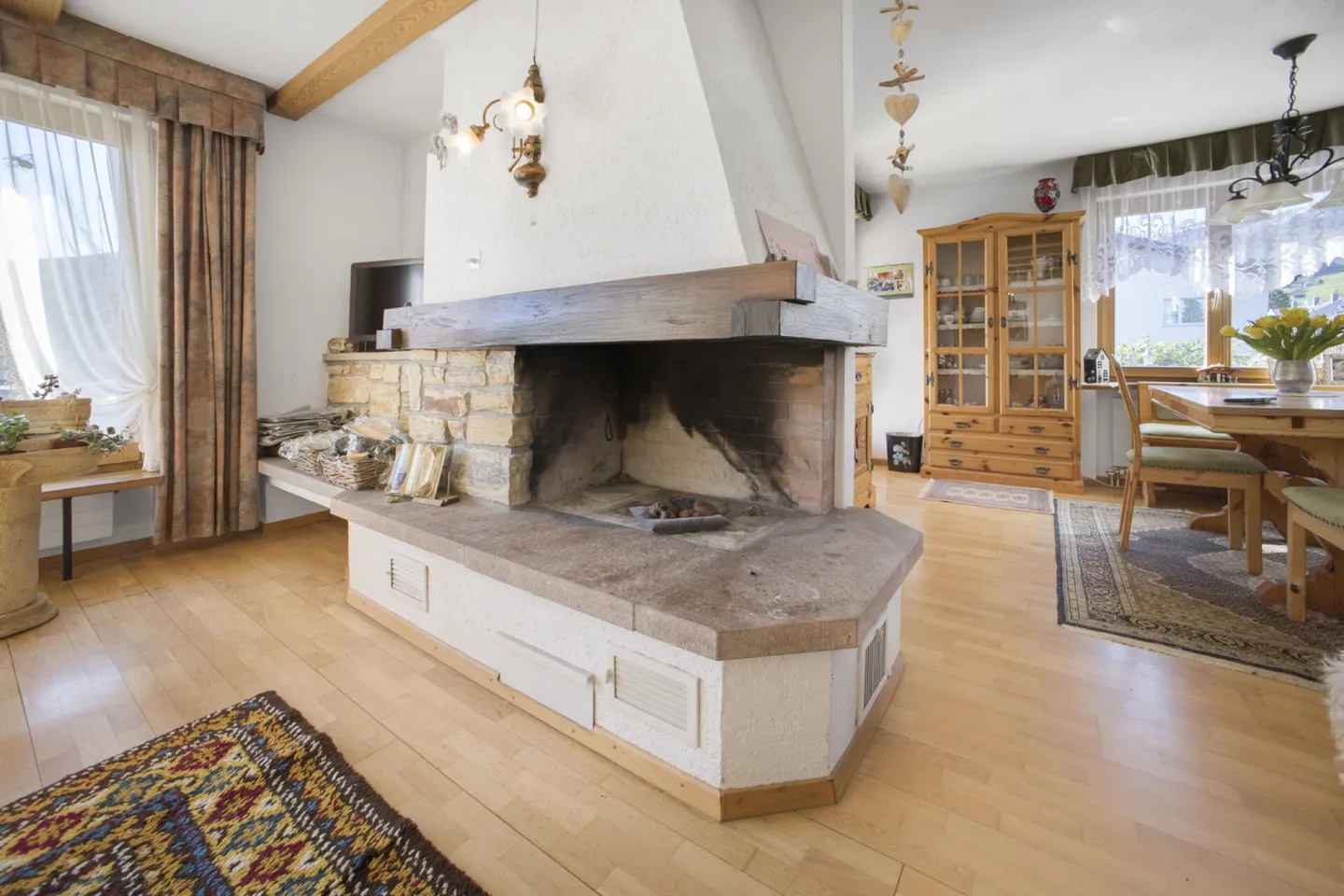 Grosszügiges Einfamilienhaus mit Garten - Foto 5 von 33