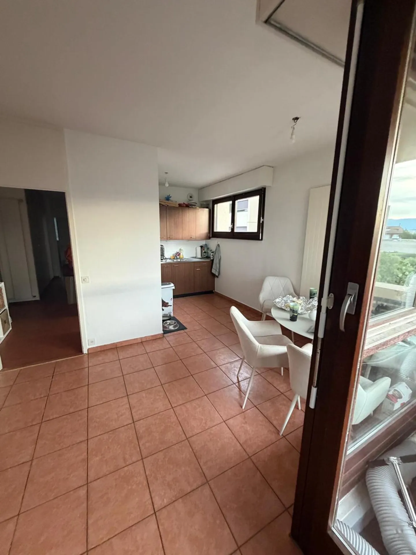 ESCLUSIVITÀ - Appartamento di 4 stanze situato nel quartiere di Carouge. - Foto 2 di 8