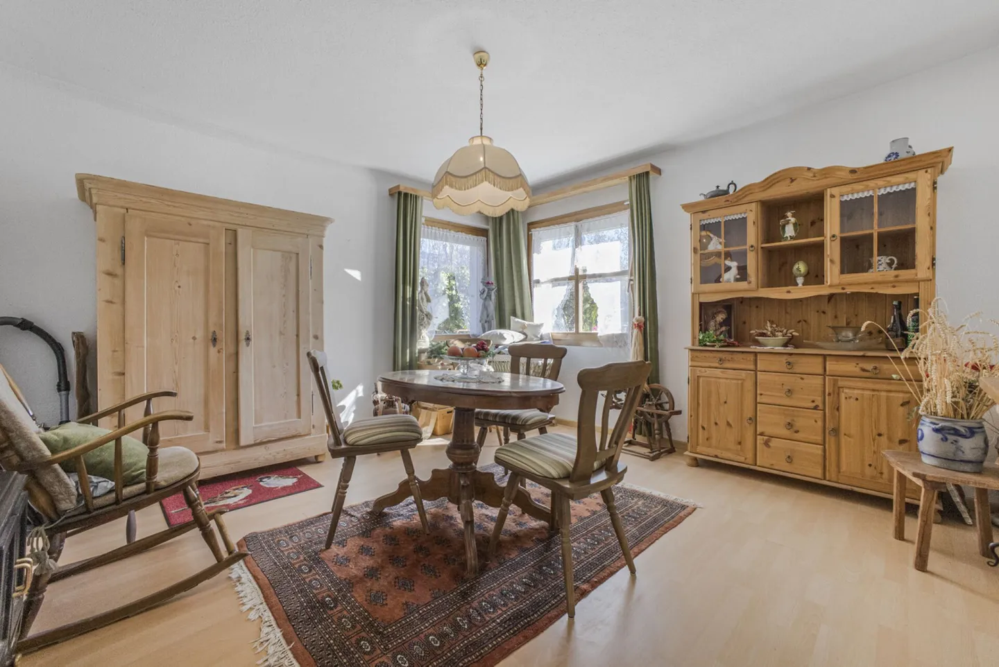 Grosszügiges Einfamilienhaus mit Garten - Foto 10 von 33