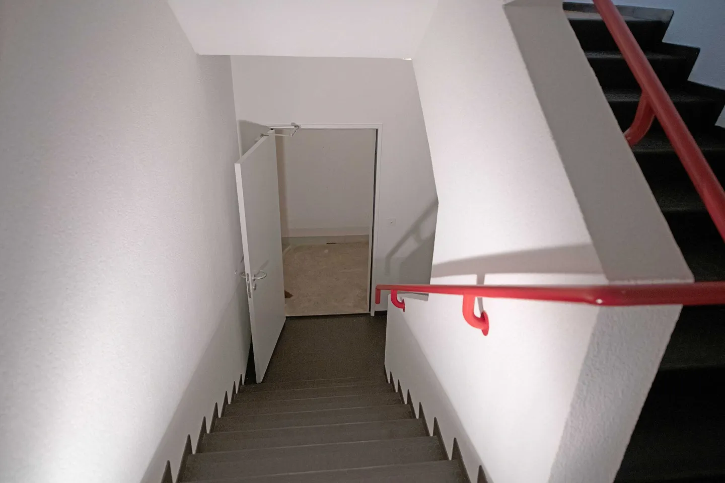 3 Available Rooms as Investment or Personal Use - Photo 4 of 13