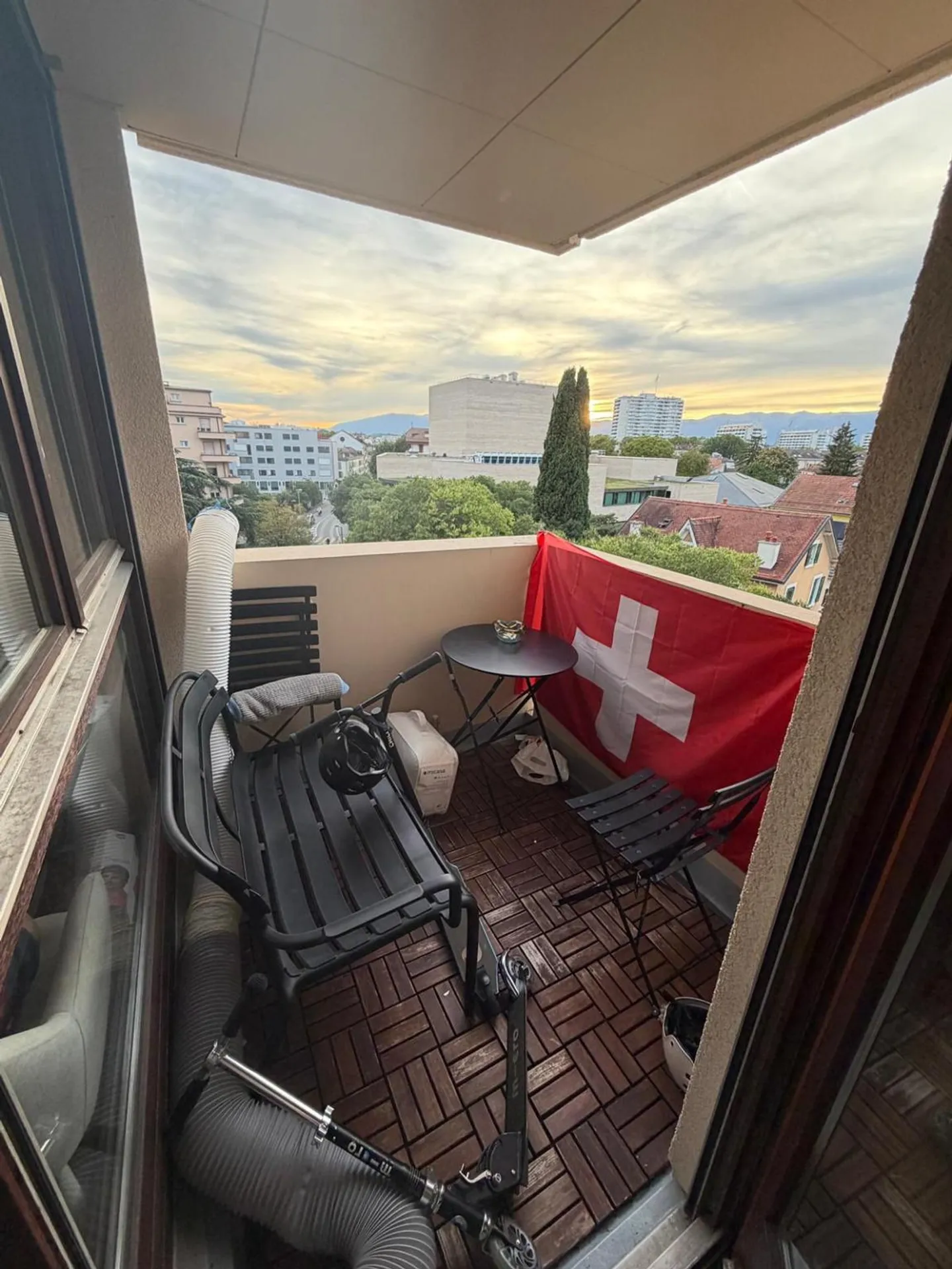 ESCLUSIVITÀ - Appartamento di 4 stanze situato nel quartiere di Carouge. - Foto 5 di 8