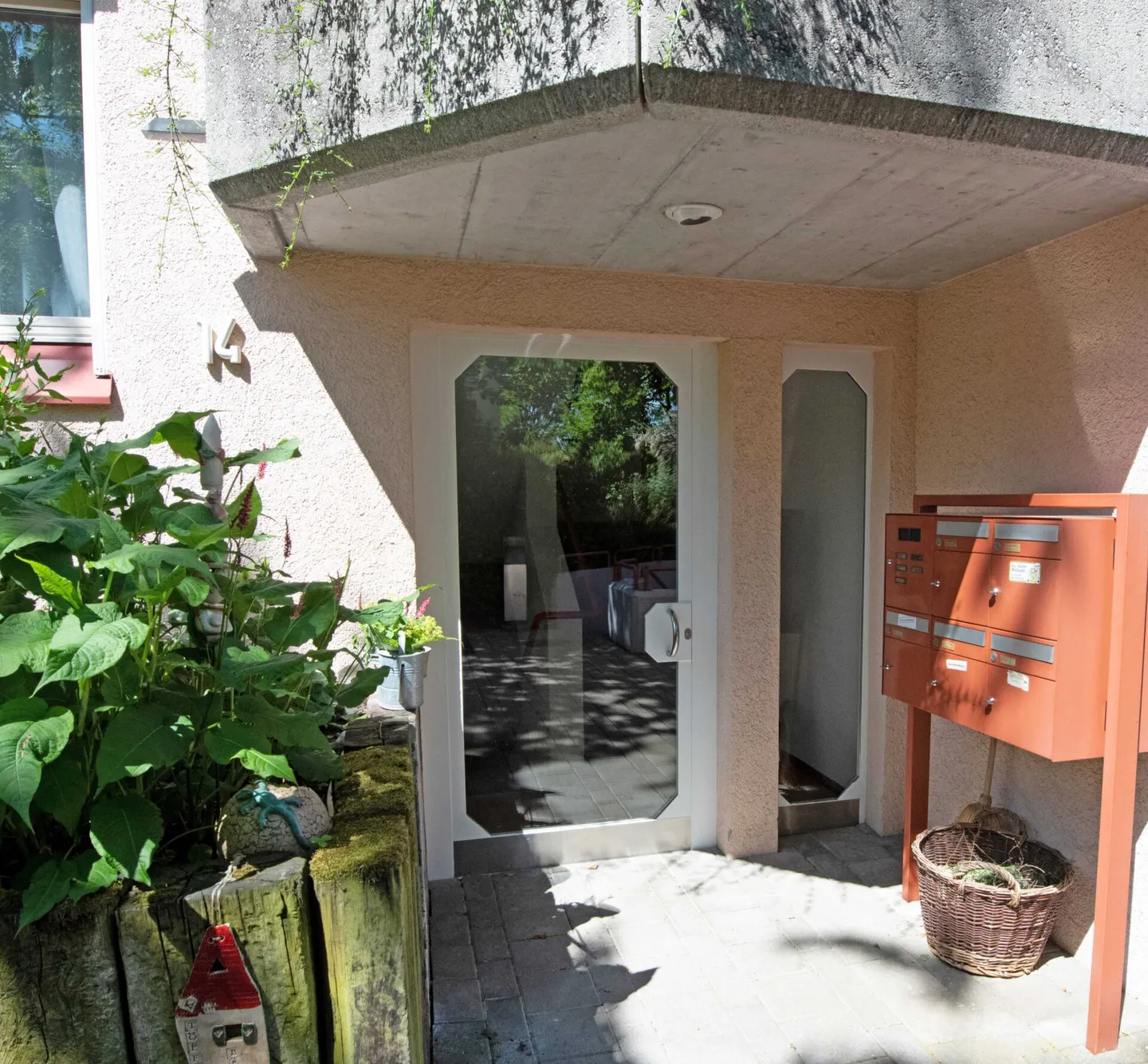 3 Available Rooms as Investment or Personal Use - Photo 2 of 13