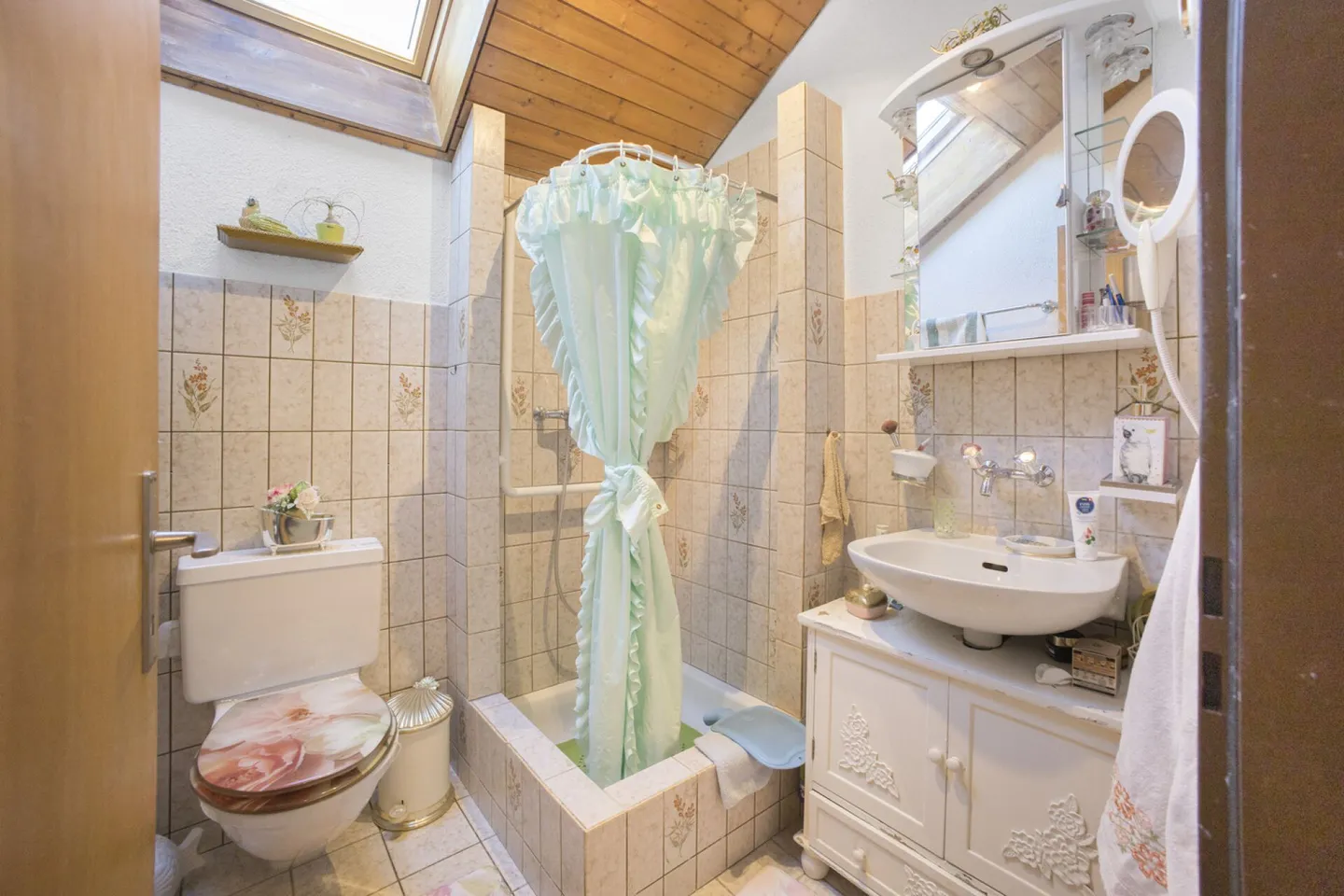 Grosszügiges Einfamilienhaus mit Garten - Foto 17 von 33