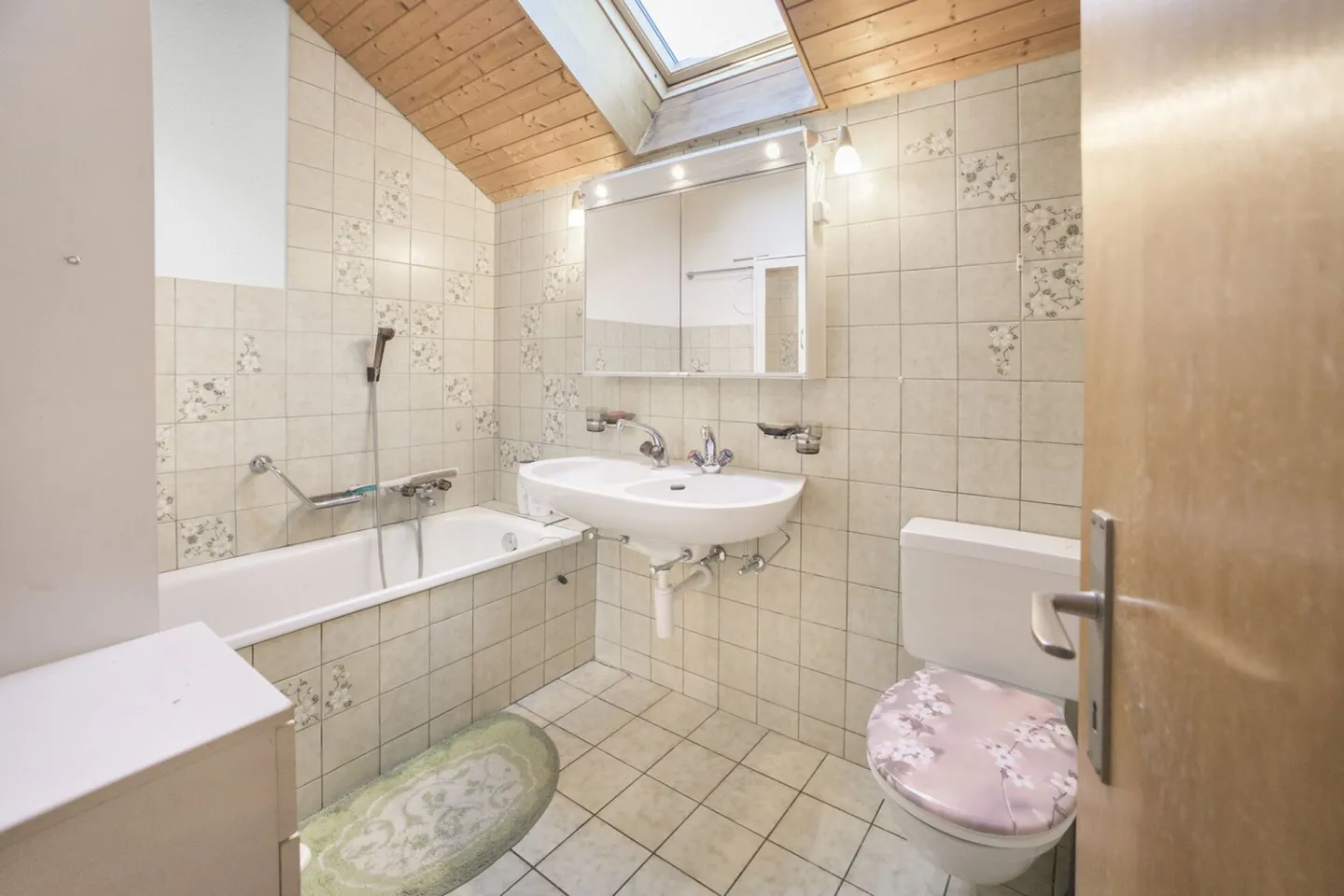 Grosszügiges Einfamilienhaus mit Garten - Foto 18 von 33