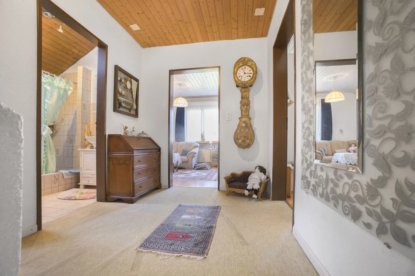 Grosszügiges Einfamilienhaus mit Garten - Foto 20 von 33