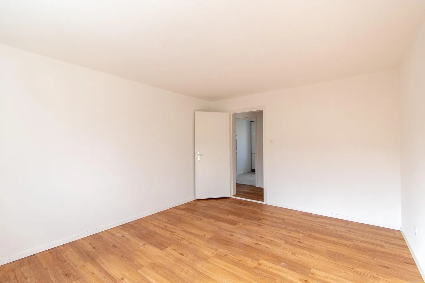 Helle 3.5 Zimmer-Wohnung mit Balkon - Foto 3 von 13
