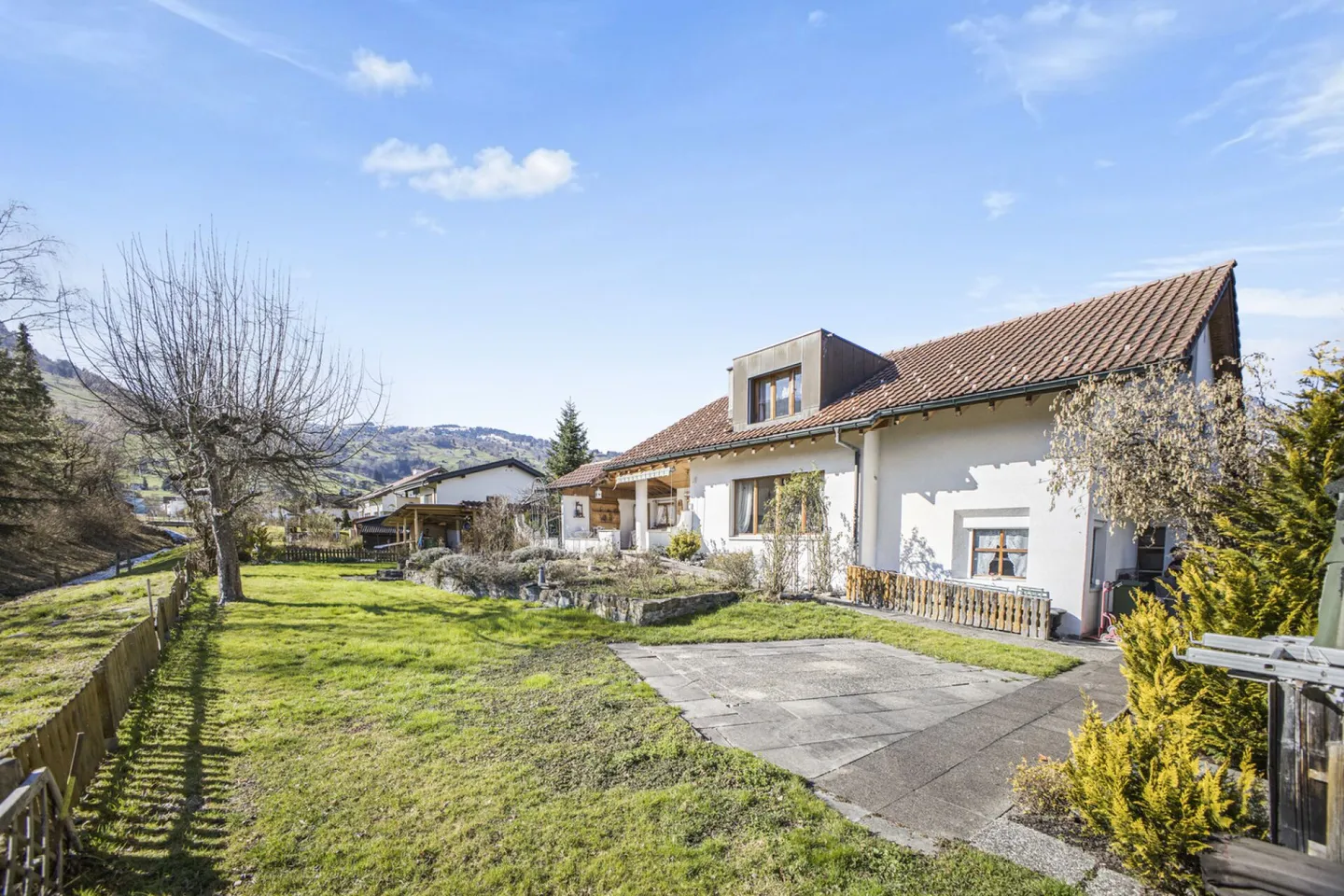 Grosszügiges Einfamilienhaus mit Garten - Foto 25 von 33