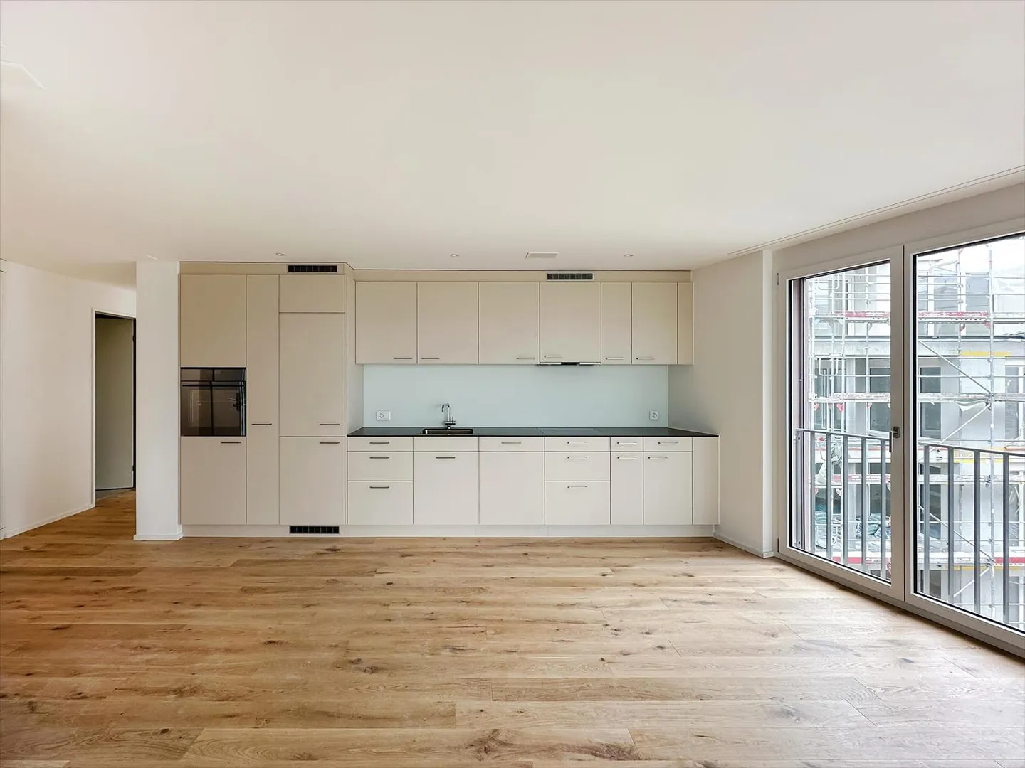 High-quality and modern apartment in a quiet neighborhood! - Photo 3 of 6