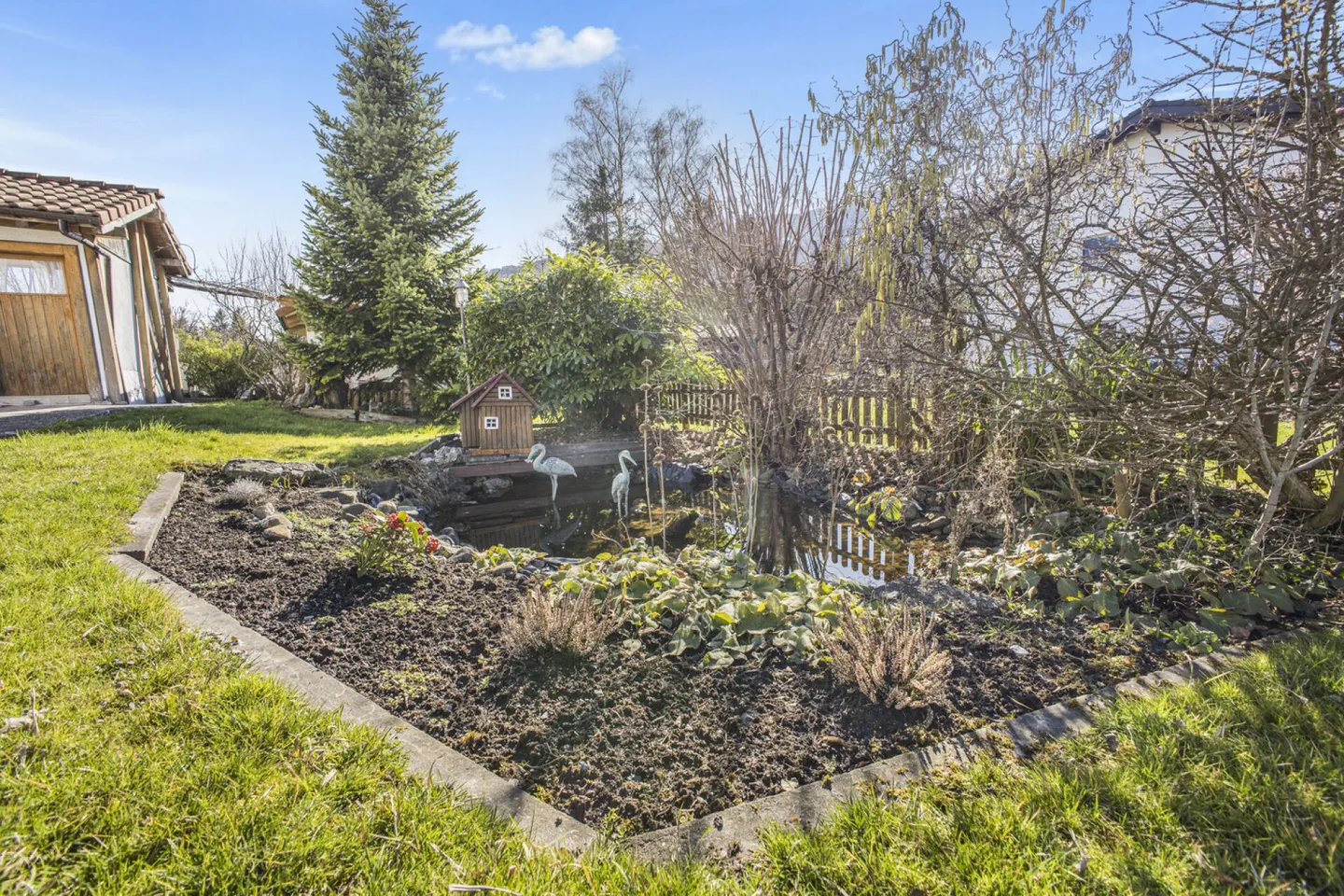 Grosszügiges Einfamilienhaus mit Garten - Foto 28 von 33