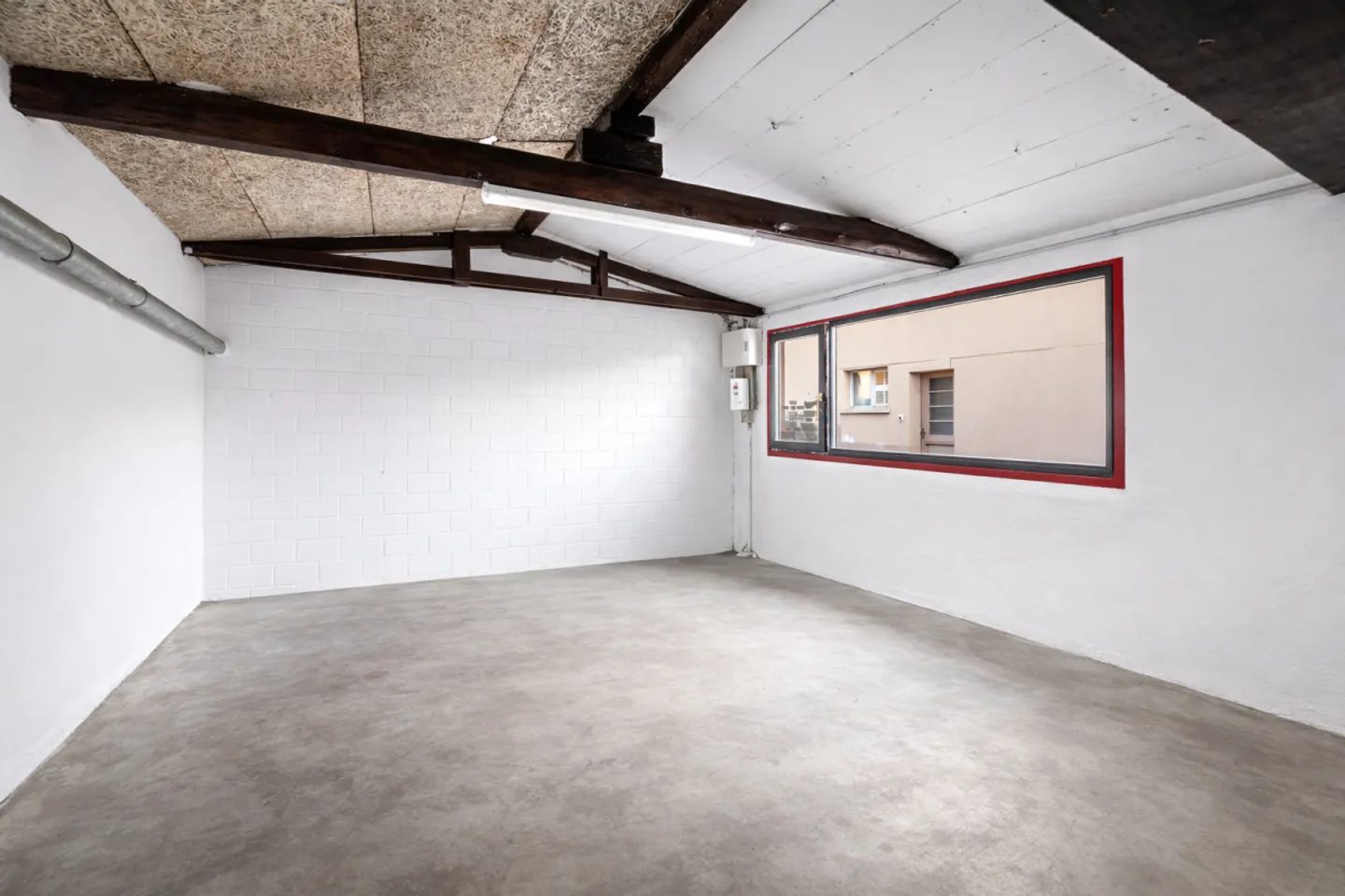Spazio professionale 120 m² - ideale per officina automobilistica o pneumatici - Foto 2 di 3