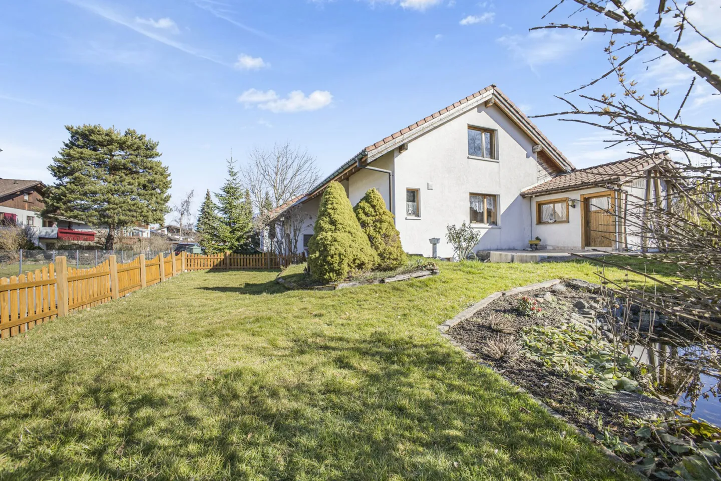 Grosszügiges Einfamilienhaus mit Garten - Foto 27 von 33