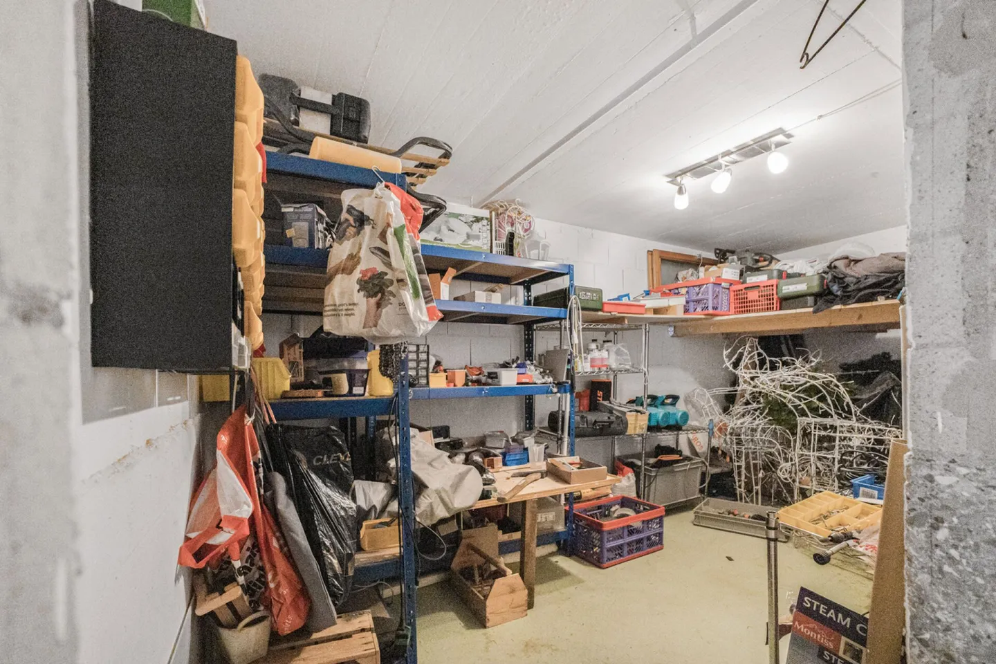 Grosszügiges Einfamilienhaus mit Garten - Foto 33 von 33