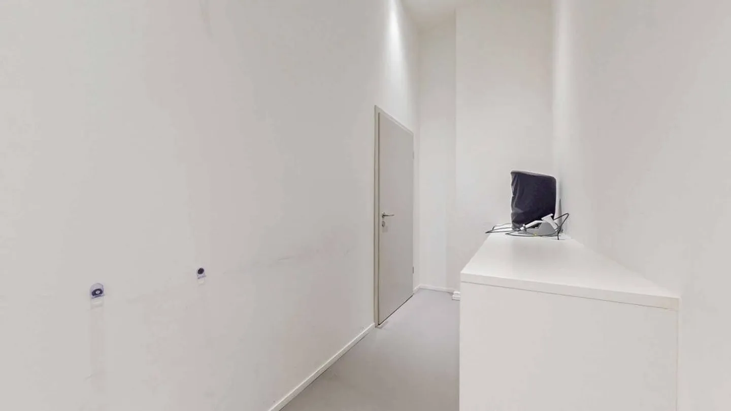 Surface de vente avec vitrine d'environ 85 m2 - Photo 7 sur 12