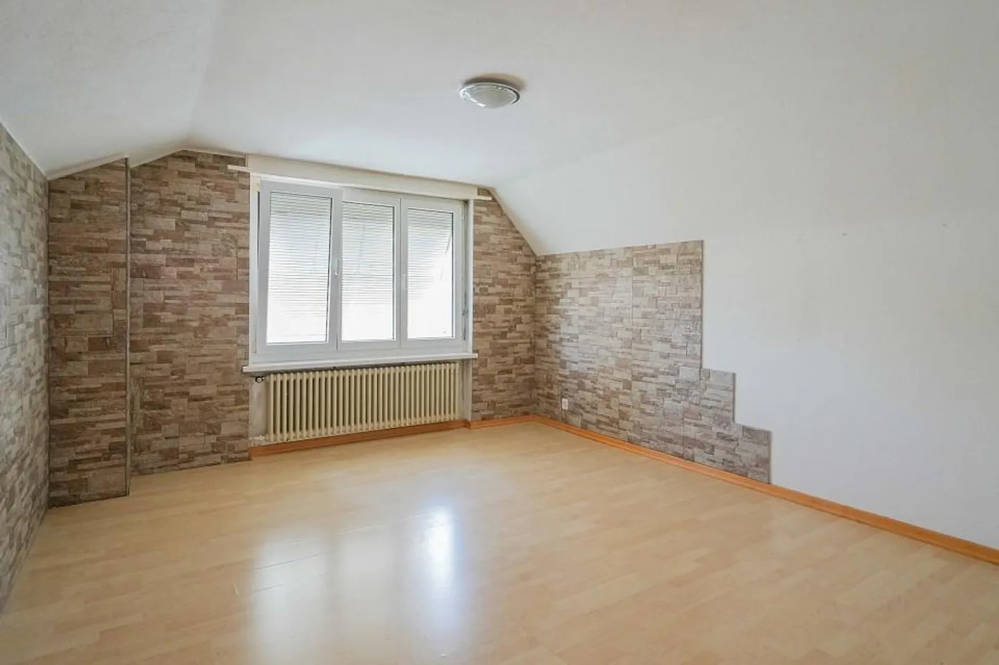 Charmantes Einfamilienhaus mit Wintergarten - Foto 4 von 13