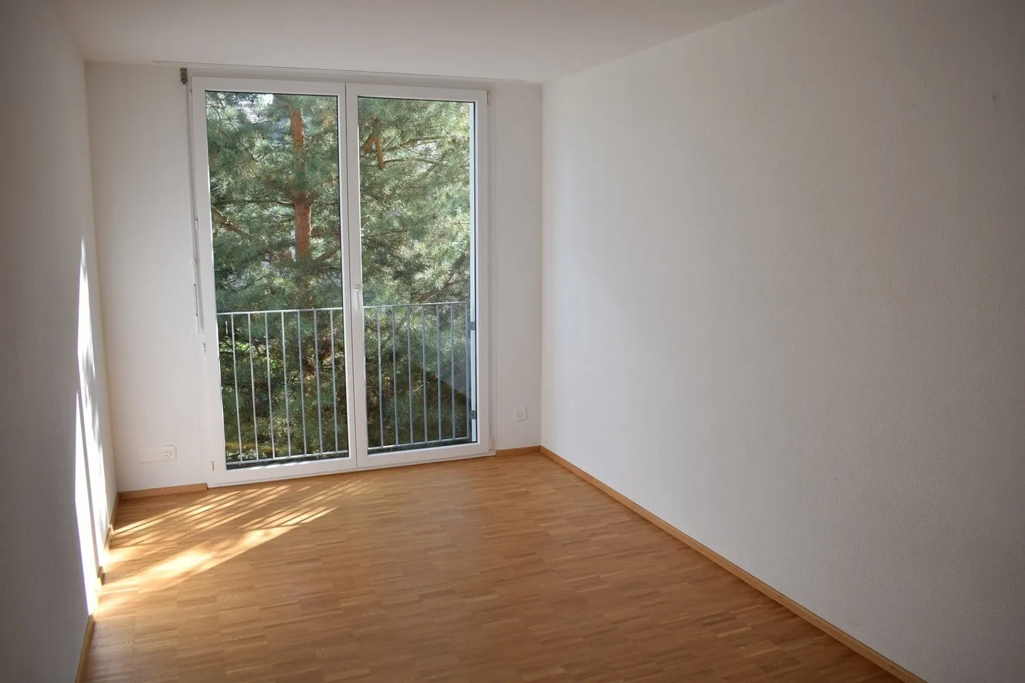Ampio appartamento di 5,5 locali in una posizione tranquilla - Foto 8 di 11