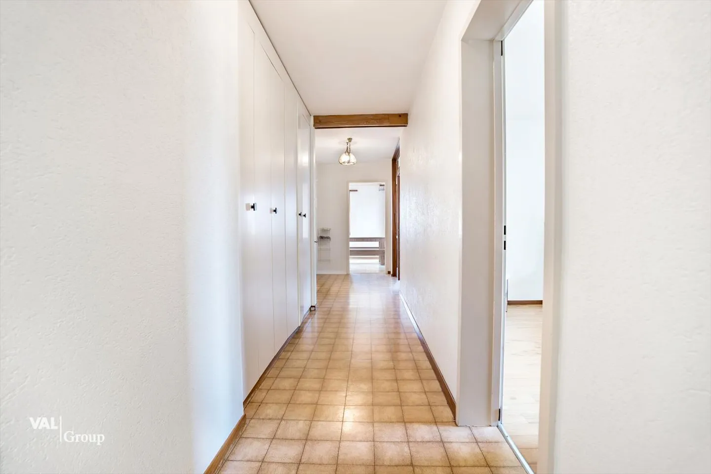 Appartamento in vendita - Foto 4 di 12