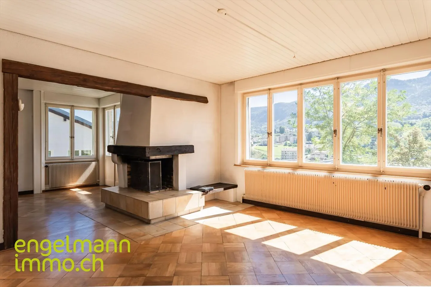 Maison familiale de 5.5 pièces avec magnifique vue dégagée / 5.5-Zimmer Einfamilienhaus mit Weitsicht - Photo 7 sur 13