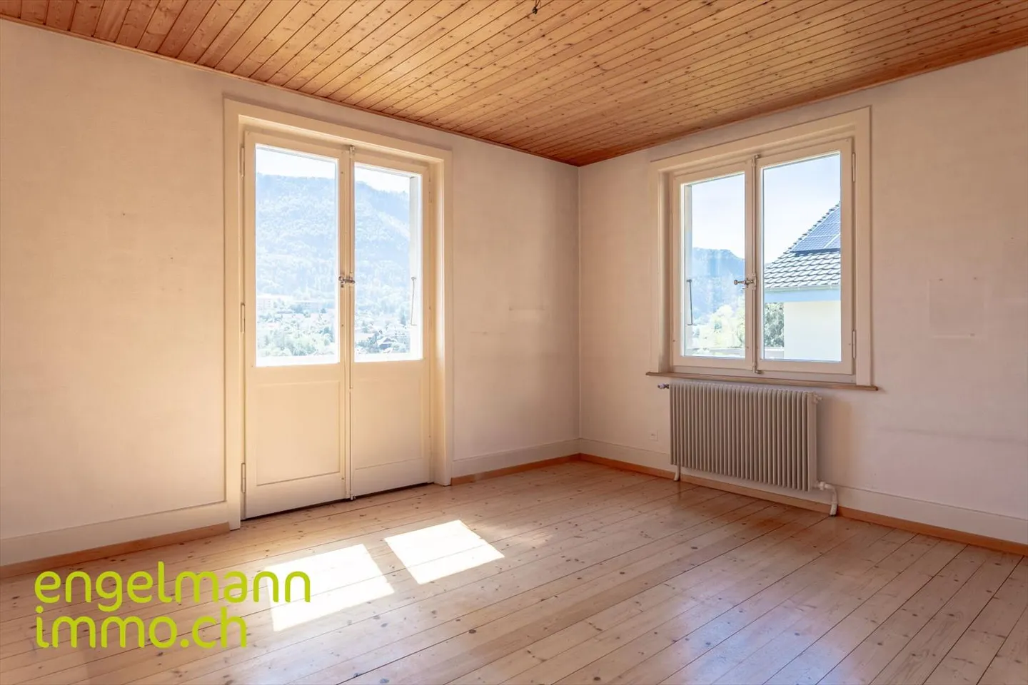Maison familiale de 5.5 pièces avec magnifique vue dégagée / 5.5-Zimmer Einfamilienhaus mit Weitsicht - Photo 9 sur 13