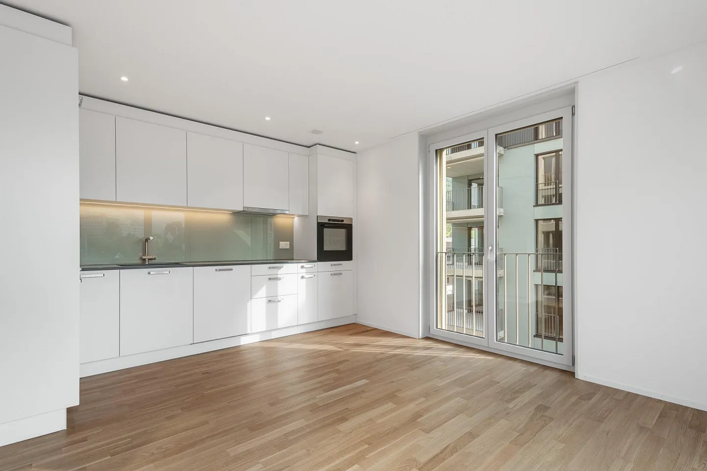 Spacious apartment in Hertipark - Your new home? - Photo 2 of 11