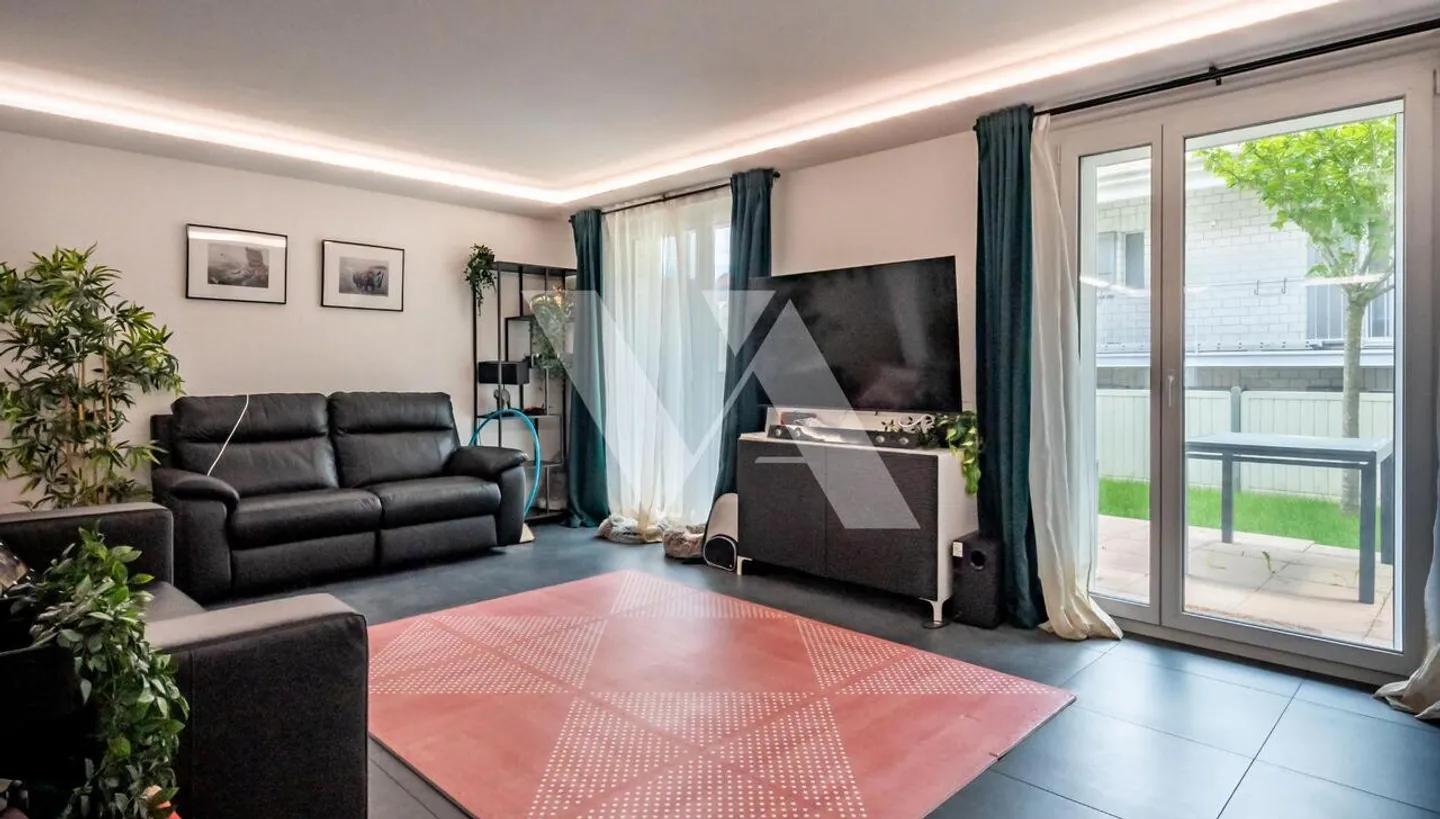 Villa familiale rénovée avec jardin - Photo 3 sur 9