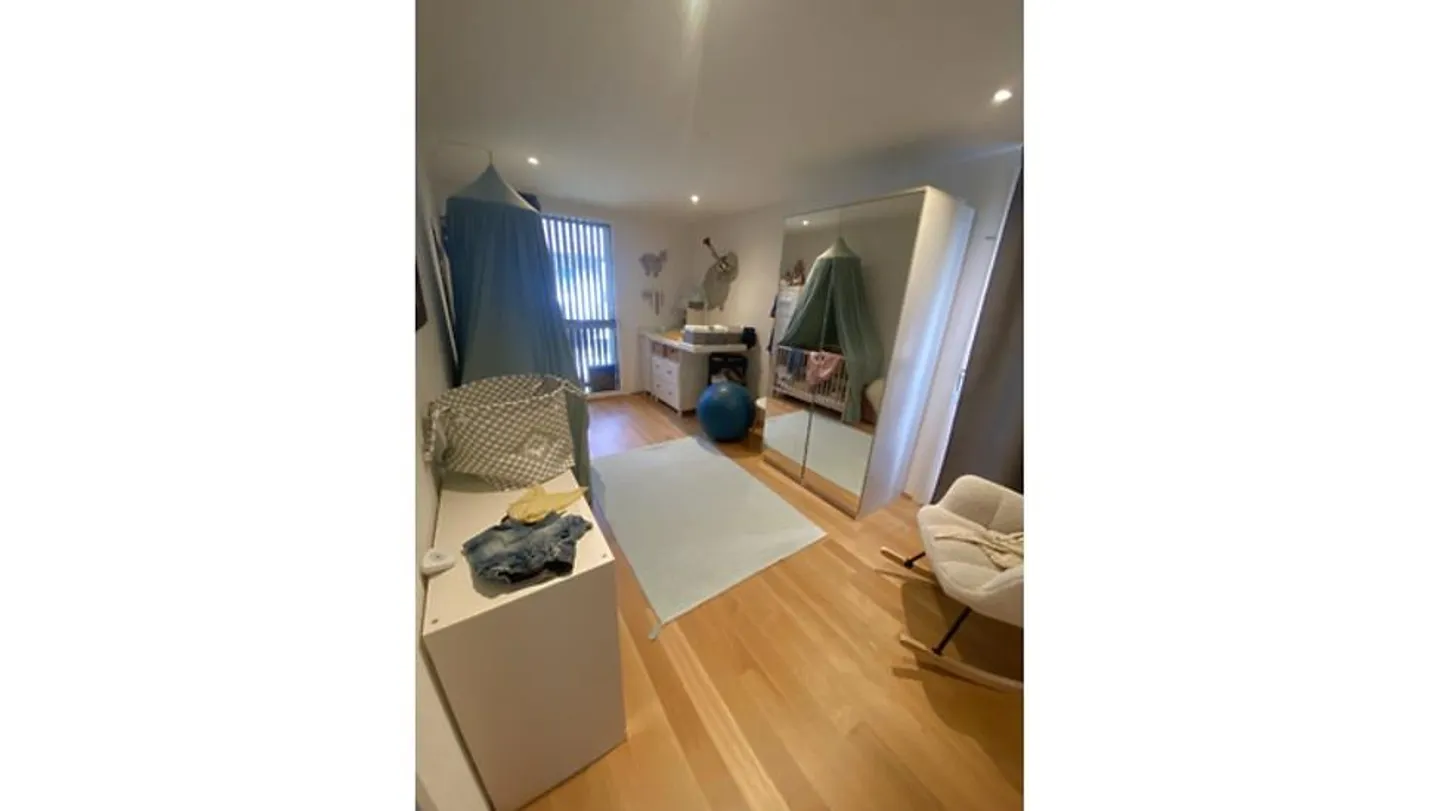 MAISON 5½ CHAMBRES DANS UN VILLAGE (ZH), MEUBLÉE, TEMPORAIRE - Photo 6 sur 10