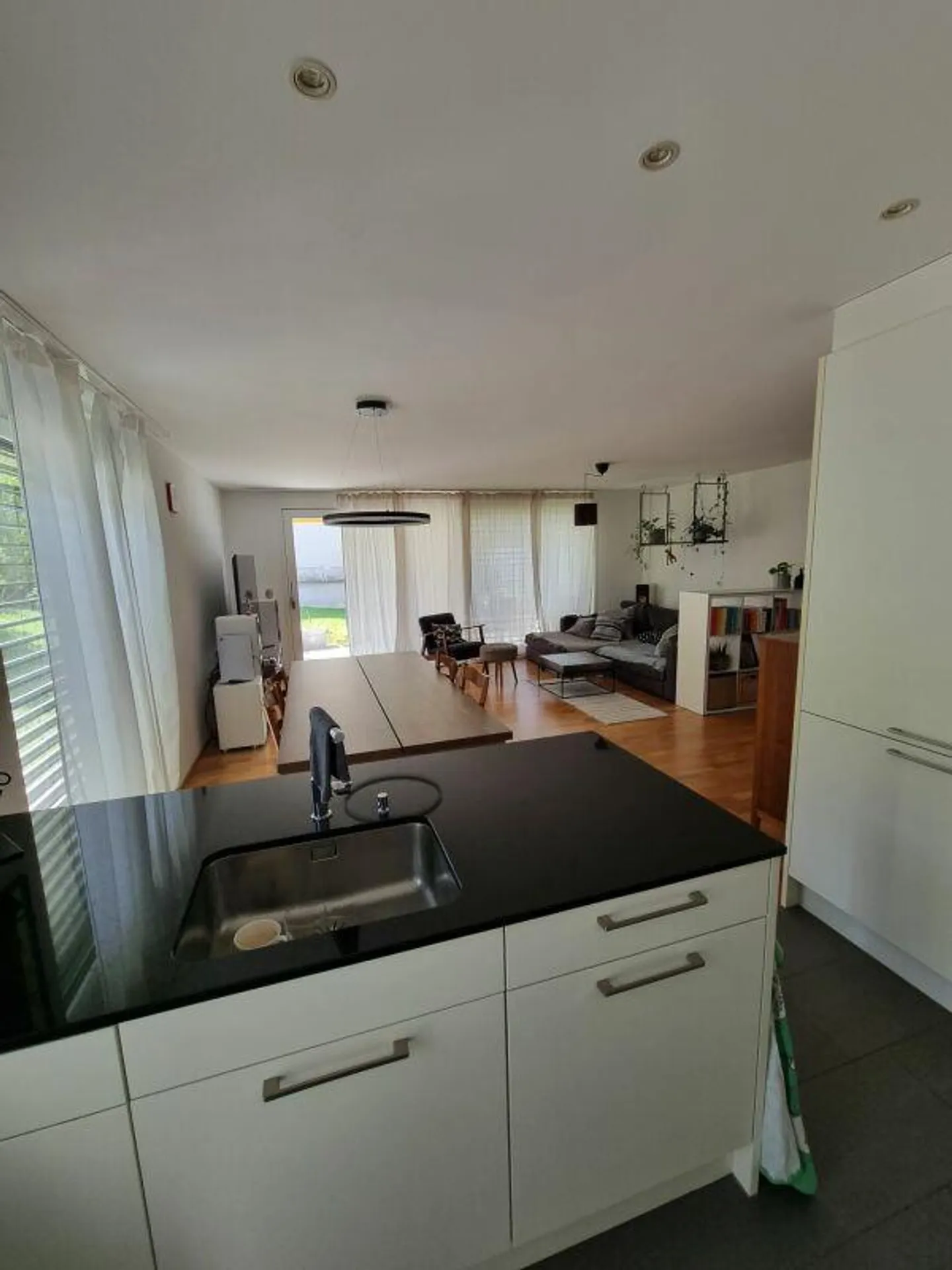 Appartamento moderno e luminoso di 3,5 stanze - Foto 4 di 9