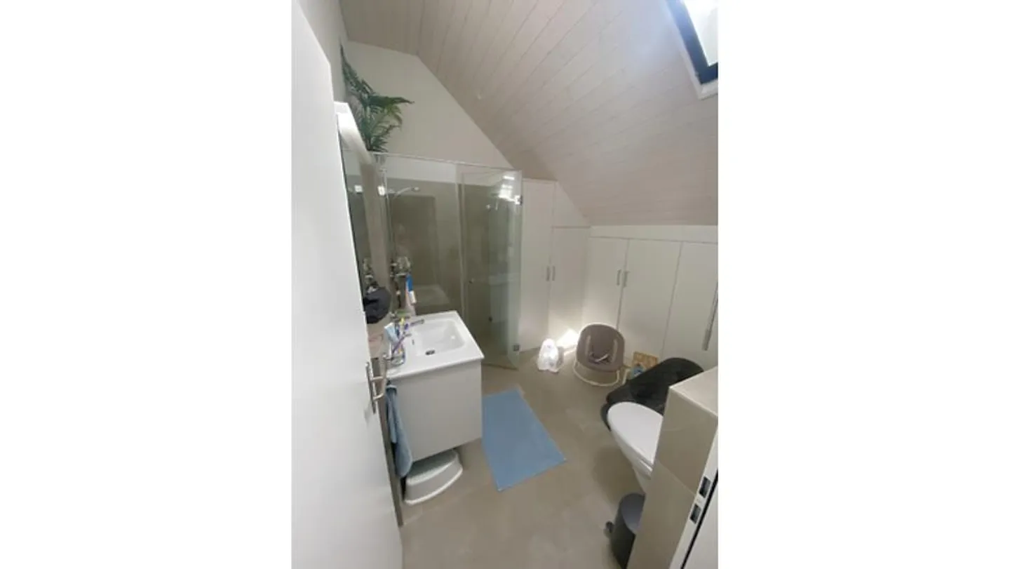 MAISON 5½ CHAMBRES DANS UN VILLAGE (ZH), MEUBLÉE, TEMPORAIRE - Photo 8 sur 10