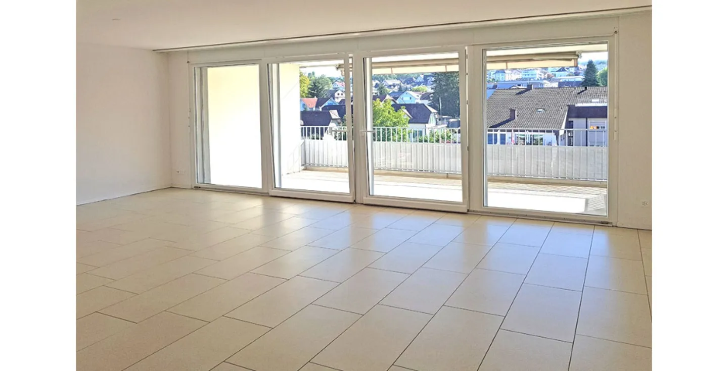 4 1/2 Room Apartment with Large Sunny Balcony! - Photo 3 of 7