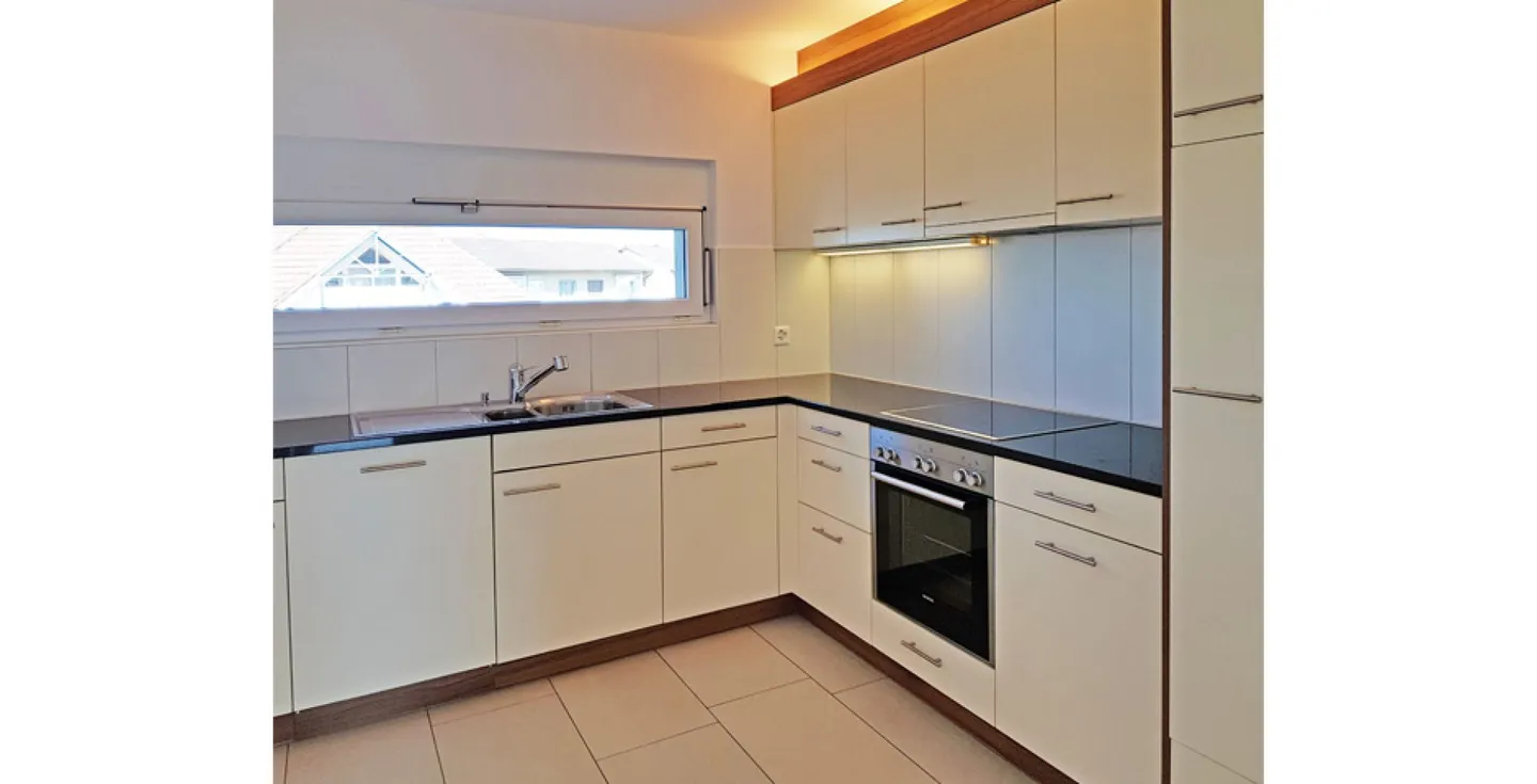 4 1/2 Room Apartment with Large Sunny Balcony! - Photo 4 of 7