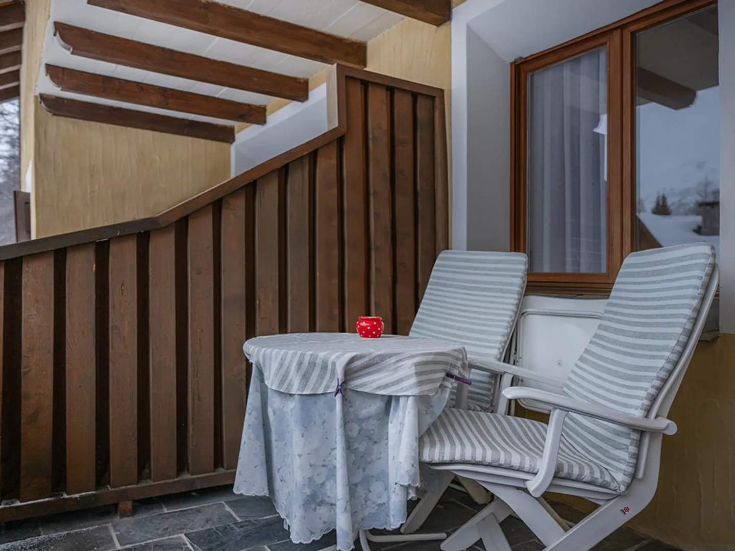 Cozy 2.5-room apartment with fireplace in Silvaplana-Surlej - Photo 3 of 7